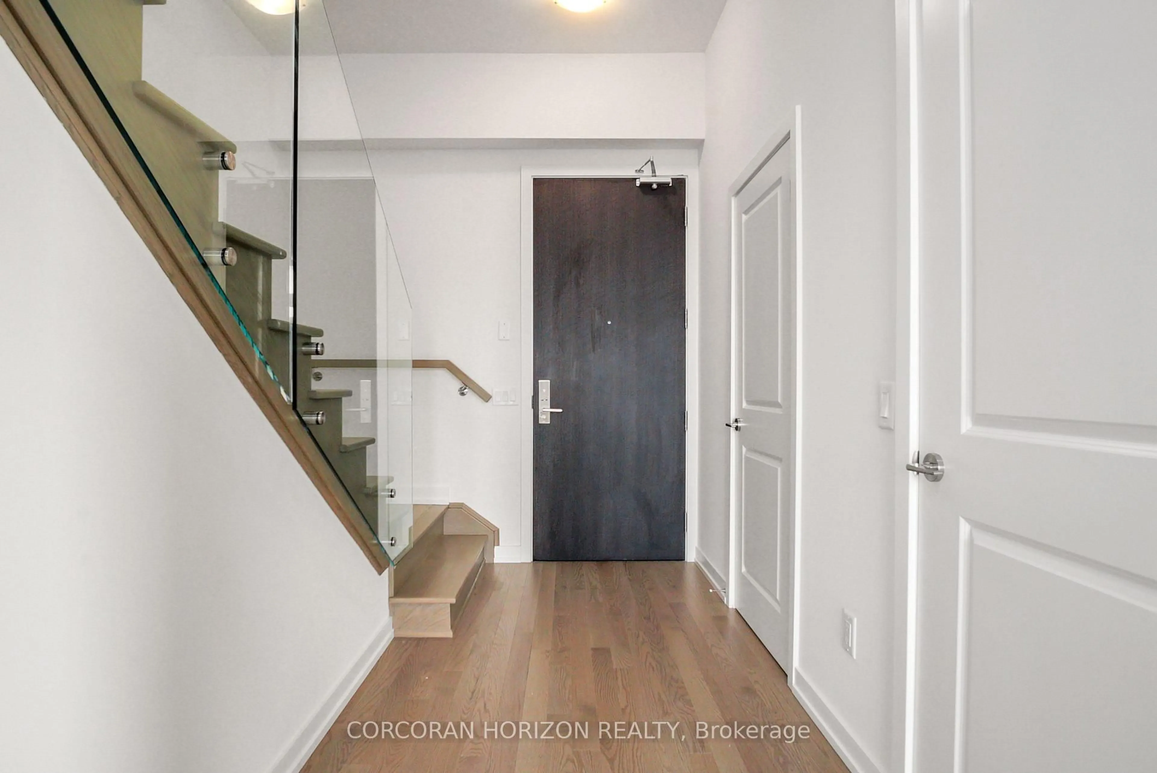 Indoor entryway for 55 Duke St #420, Kitchener Ontario N2H 0C9
