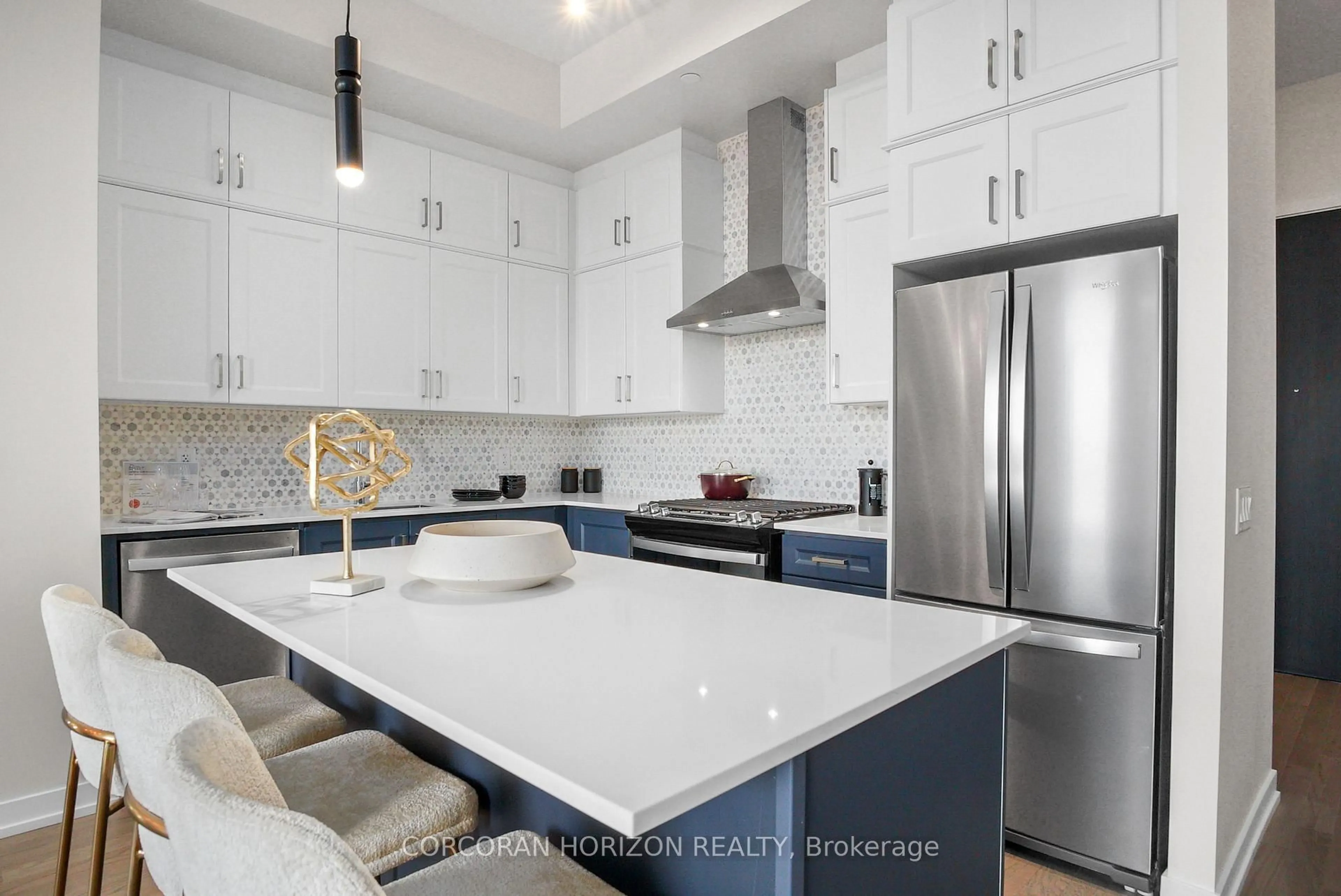 Contemporary kitchen, ceramic/tile floor for 55 Duke St #426, Kitchener Ontario N2H 0C9