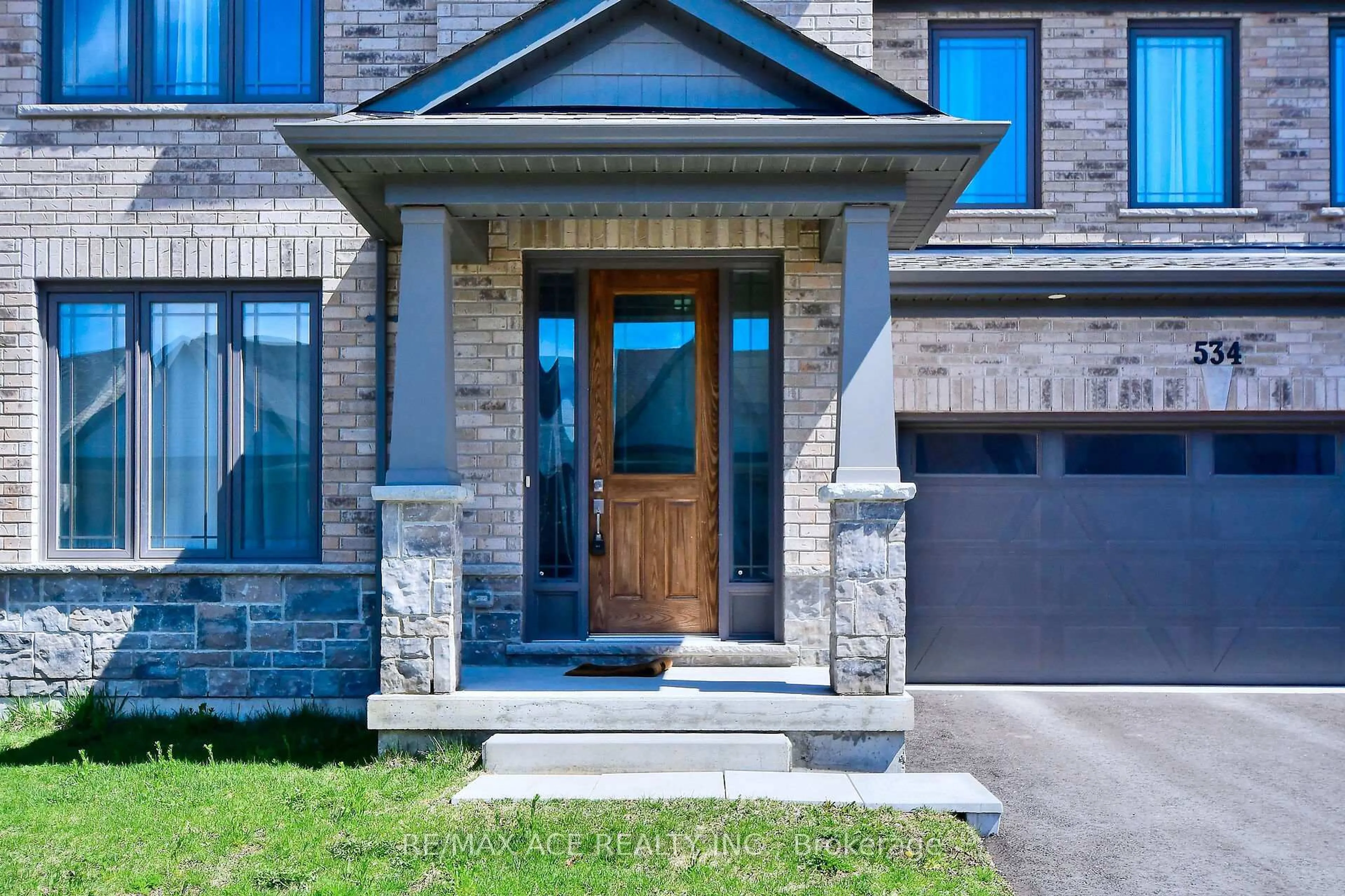 Home with brick exterior material, street for 534 Macintosh Grve, Peterborough Ontario K9H 0K1