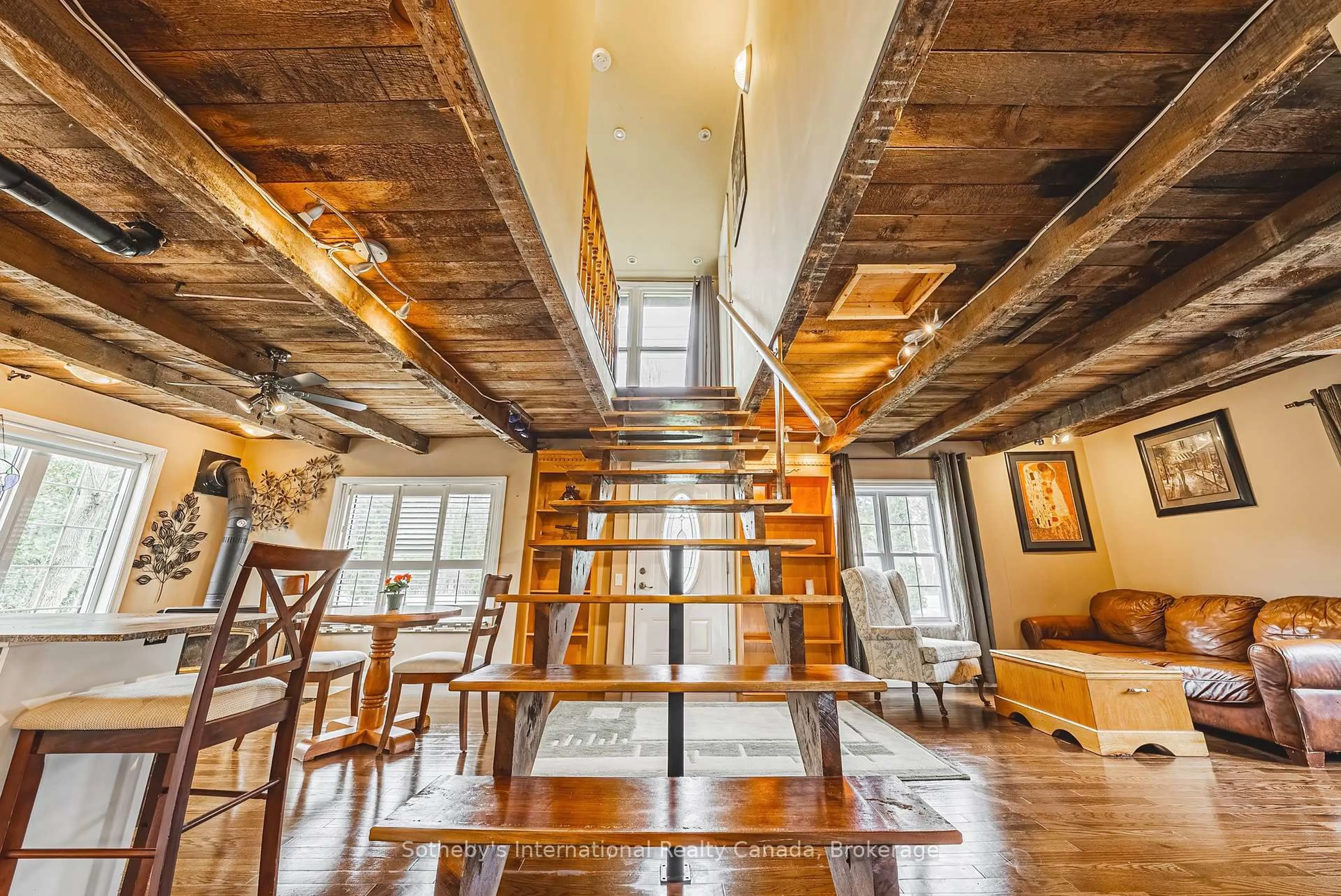 Stairs for 1680 Old Brock St, Norfolk Ontario N0E 1W0