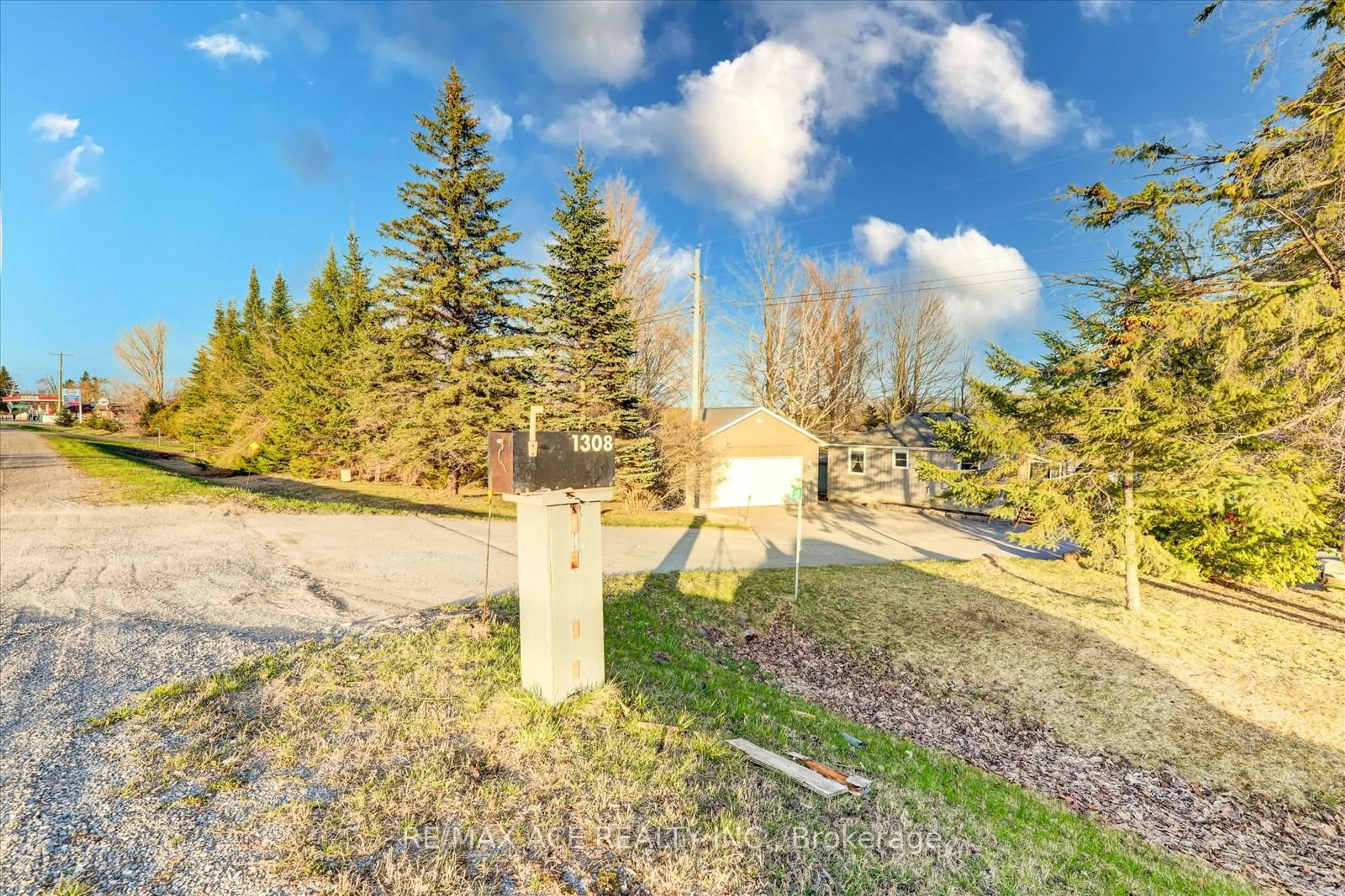 A pic from outside/outdoor area/front of a property/back of a property/a pic from drone, unknown for 1308 Portage Rd, Kawartha Lakes Ontario K0M 2B0