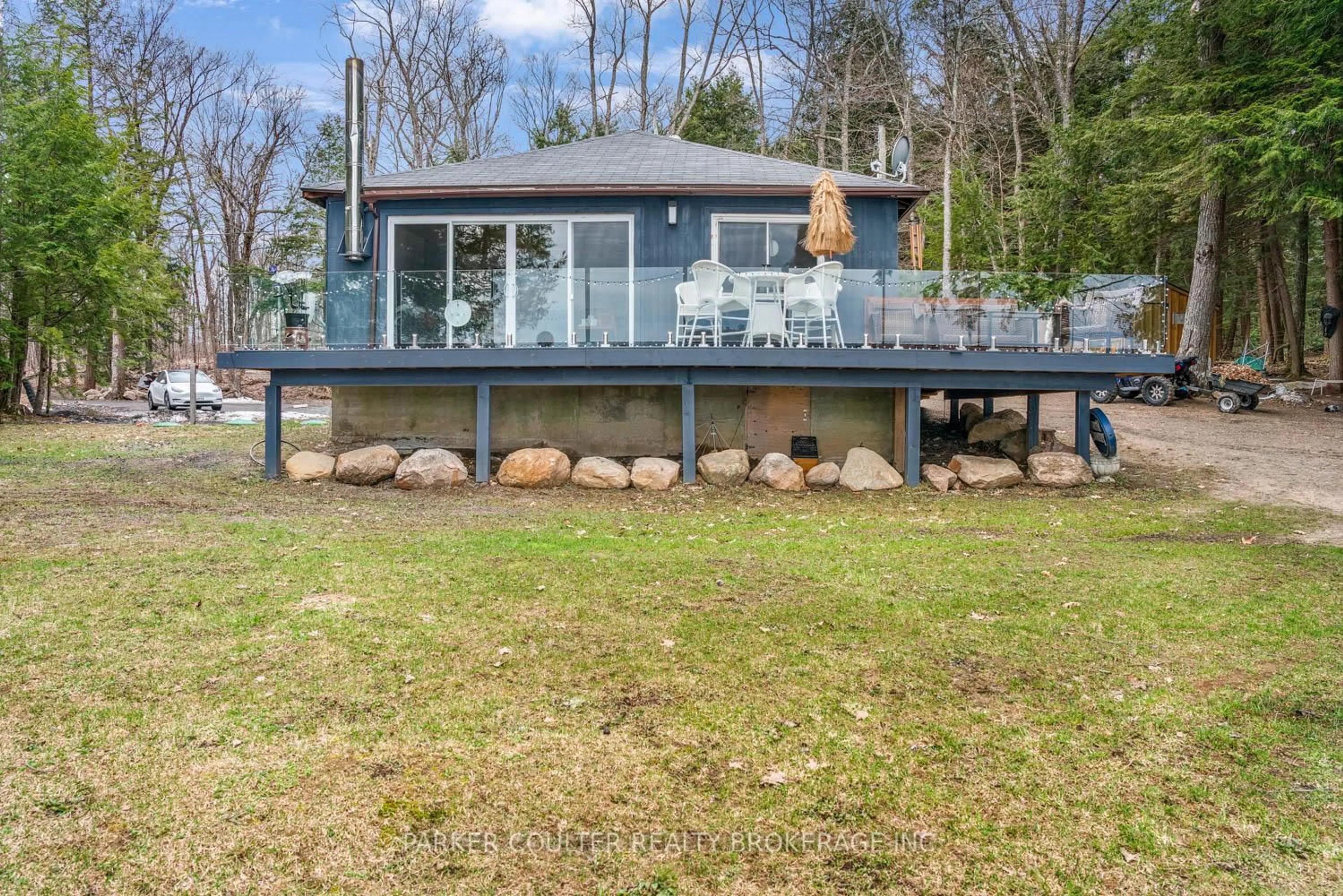 Patio, water/lake/river/ocean view for 34A Broad River Rd, Seguin Ontario P2A 2W8