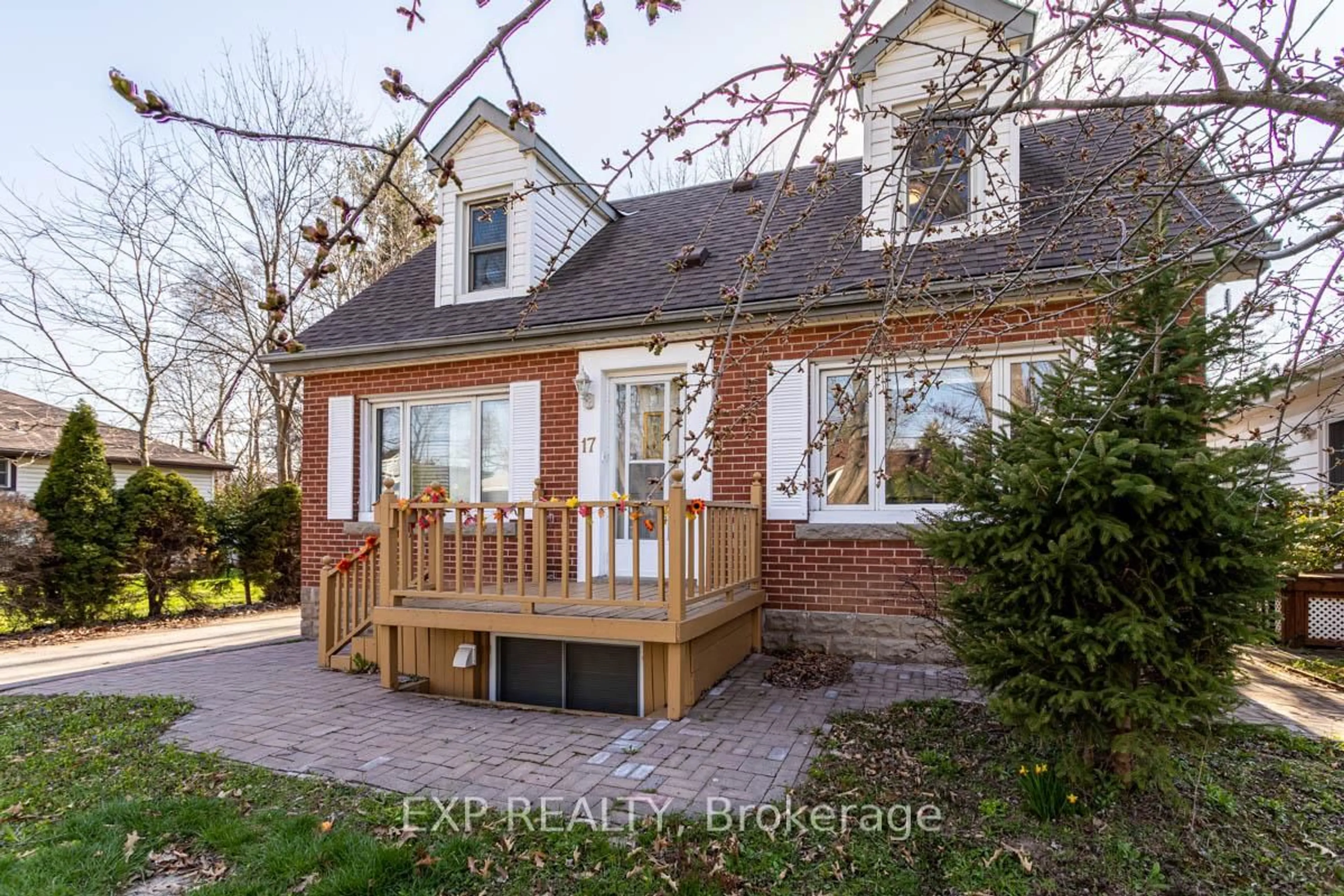 Home with brick exterior material, street for 17 Thorndale St, Hamilton Ontario L8S 3K5