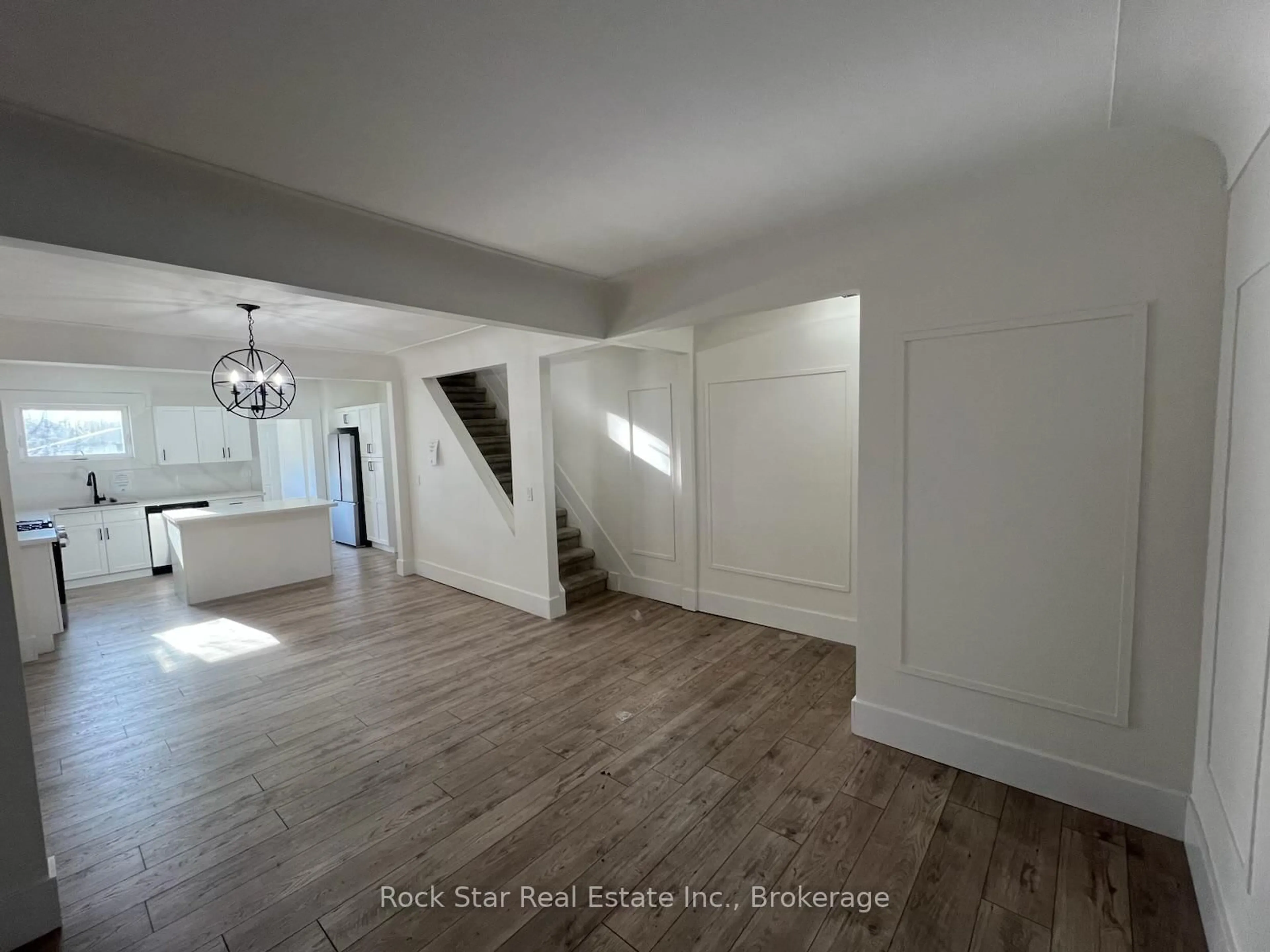 A pic of a room for 14 Ruth St, Hamilton Ontario L8L 6P9