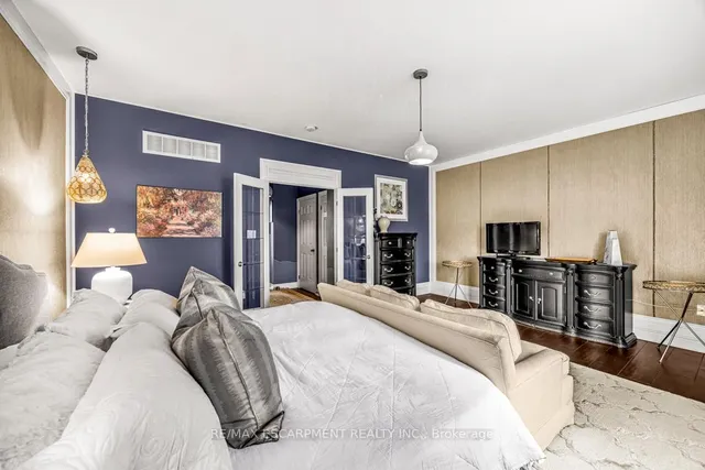 Additional property image - 20 Chesswood Tr
