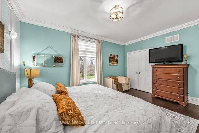 Additional property image - 20 Chesswood Tr
