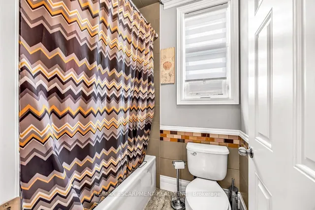 Additional property image - 20 Chesswood Tr