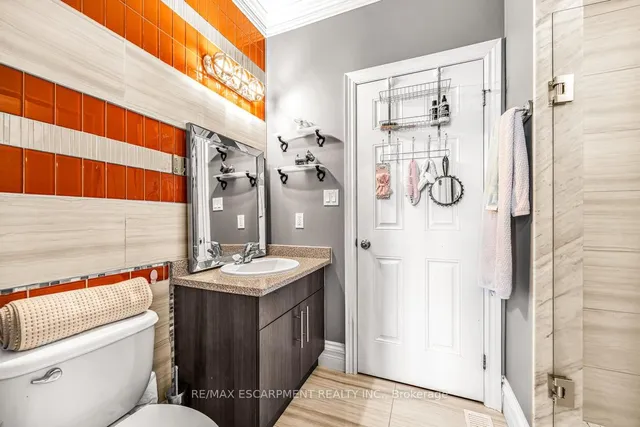 Additional property image - 20 Chesswood Tr