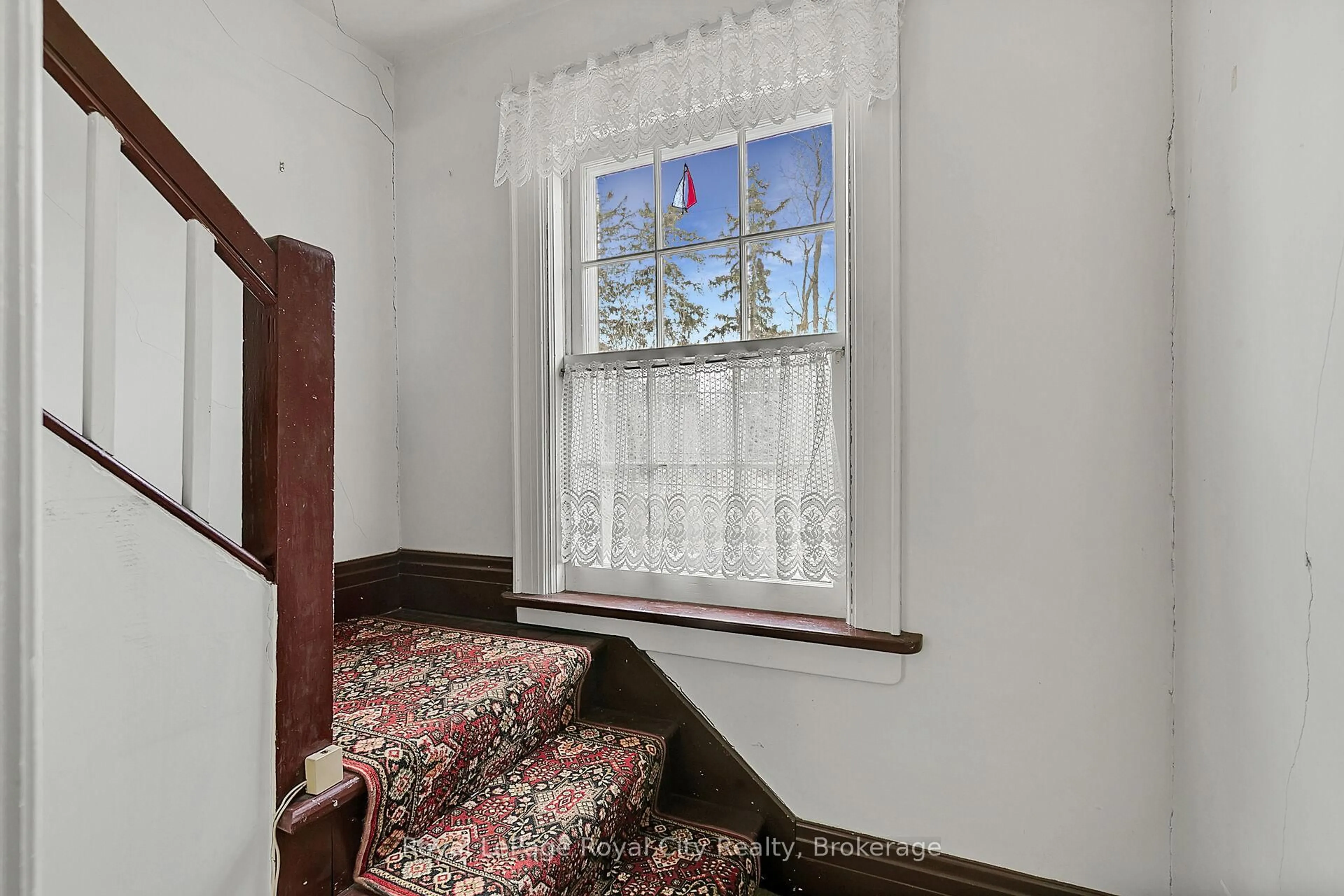 A pic of a room for 18 Kathleen St, Guelph Ontario N1H 4Y2