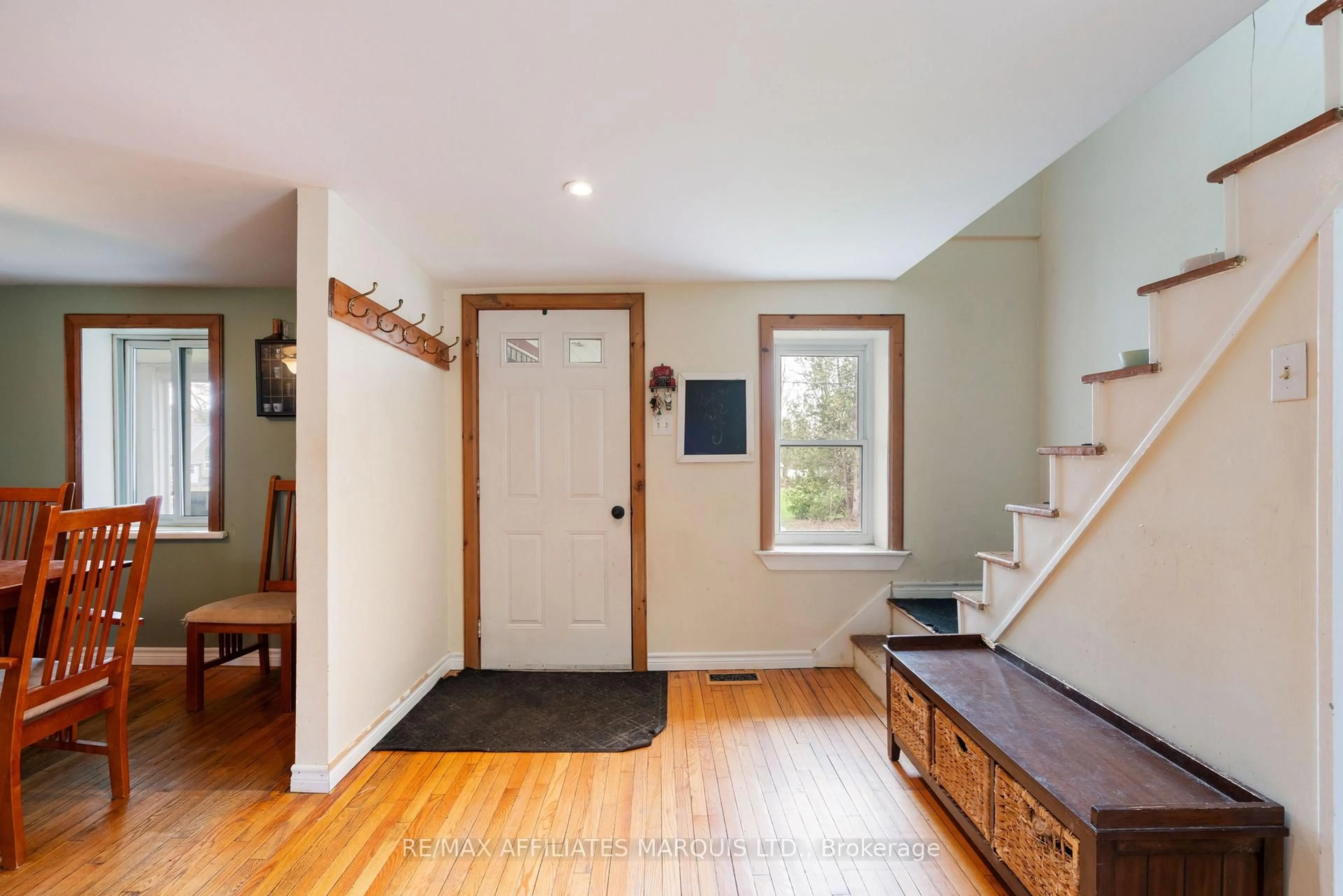 Indoor entryway for 19667 Warren St, South Glengarry Ontario K0C 2J0
