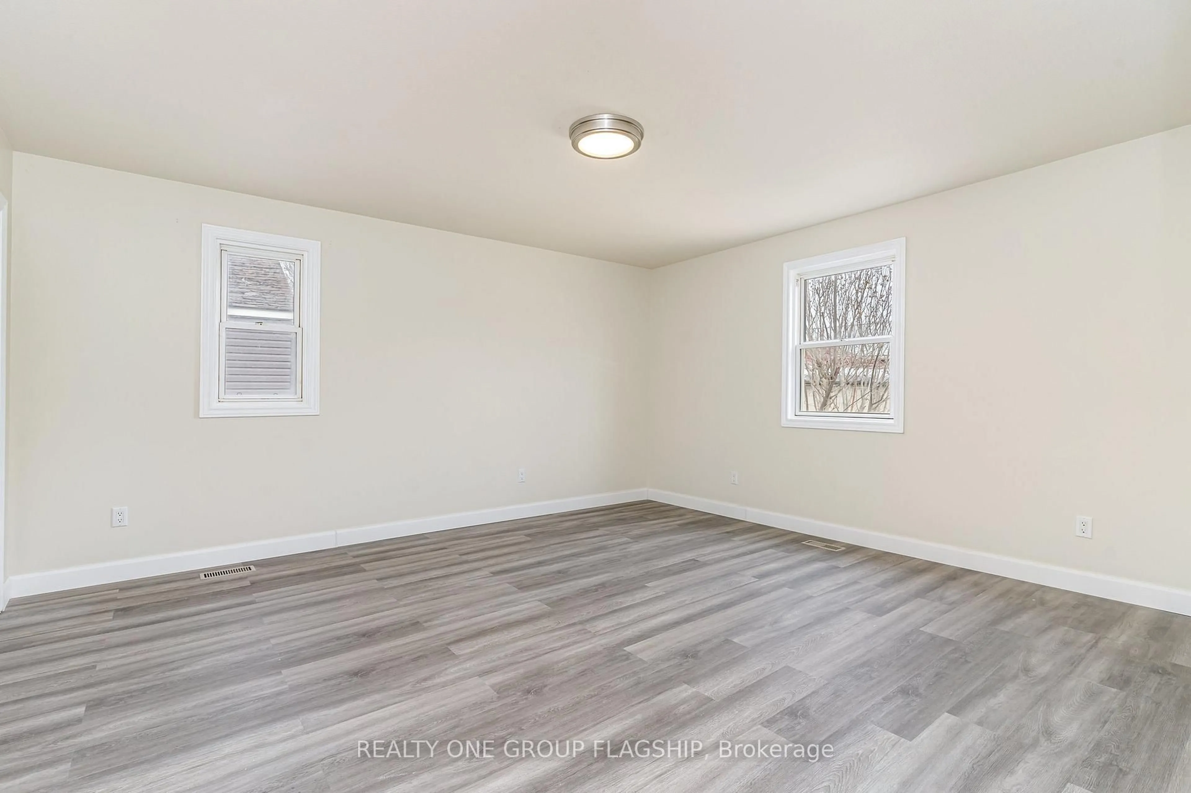 A pic of a room for 80 Glennie Ave, Hamilton Ontario L8H 5V9