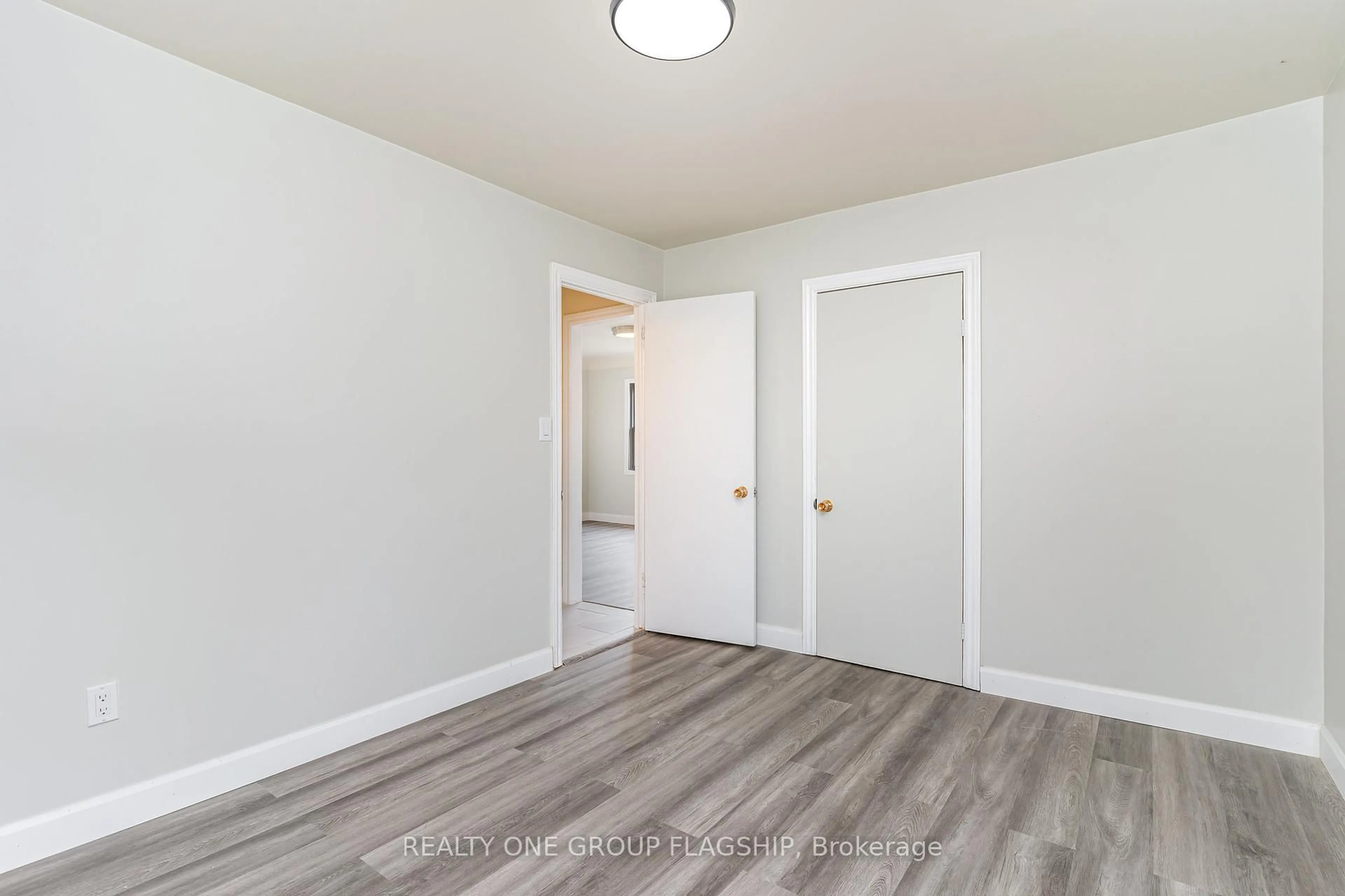 A pic of a room for 80 Glennie Ave, Hamilton Ontario L8H 5V9