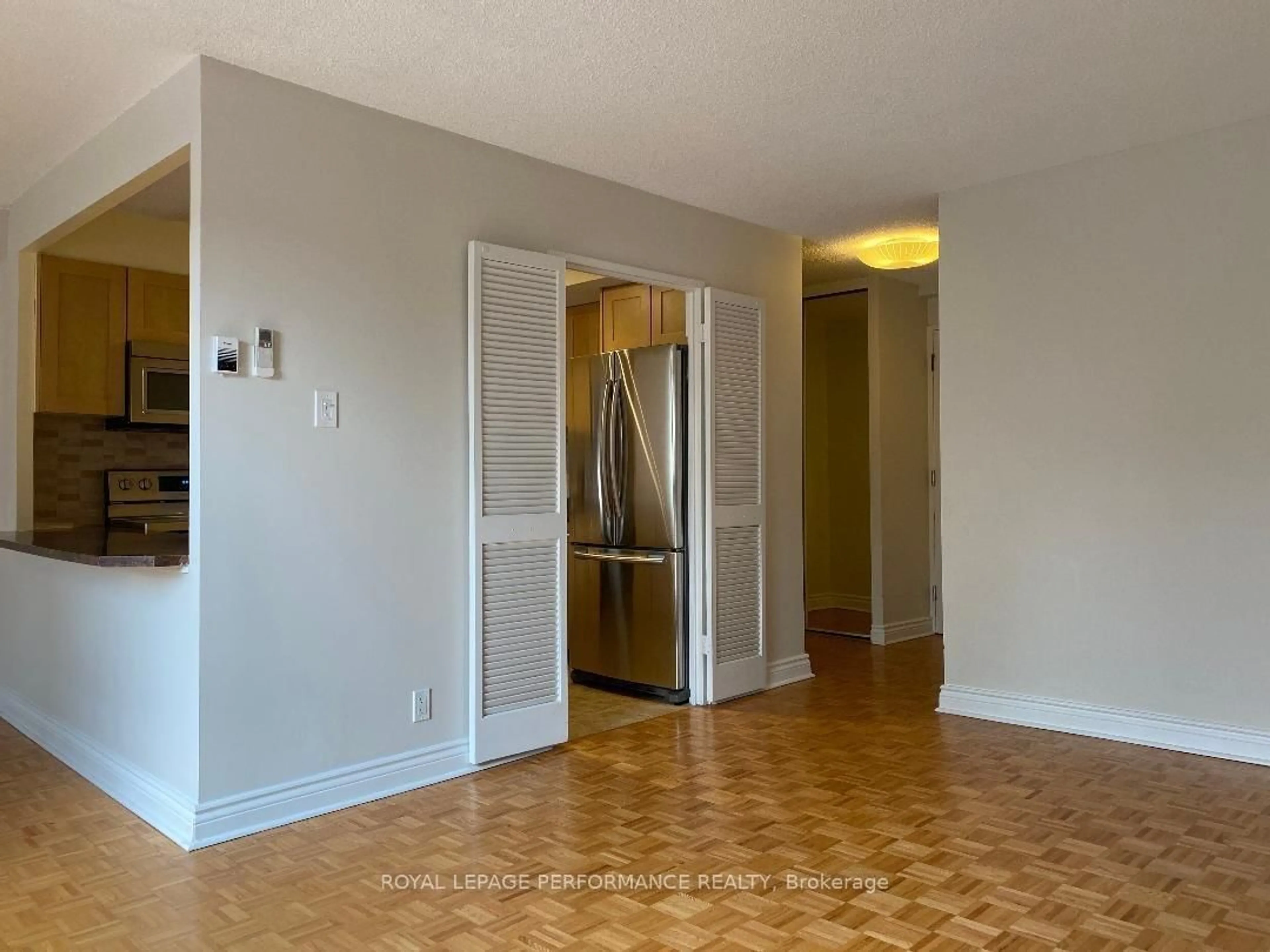 A pic of a room for 515 St Laurent Blvd #344, Ottawa Ontario K1K 3X5