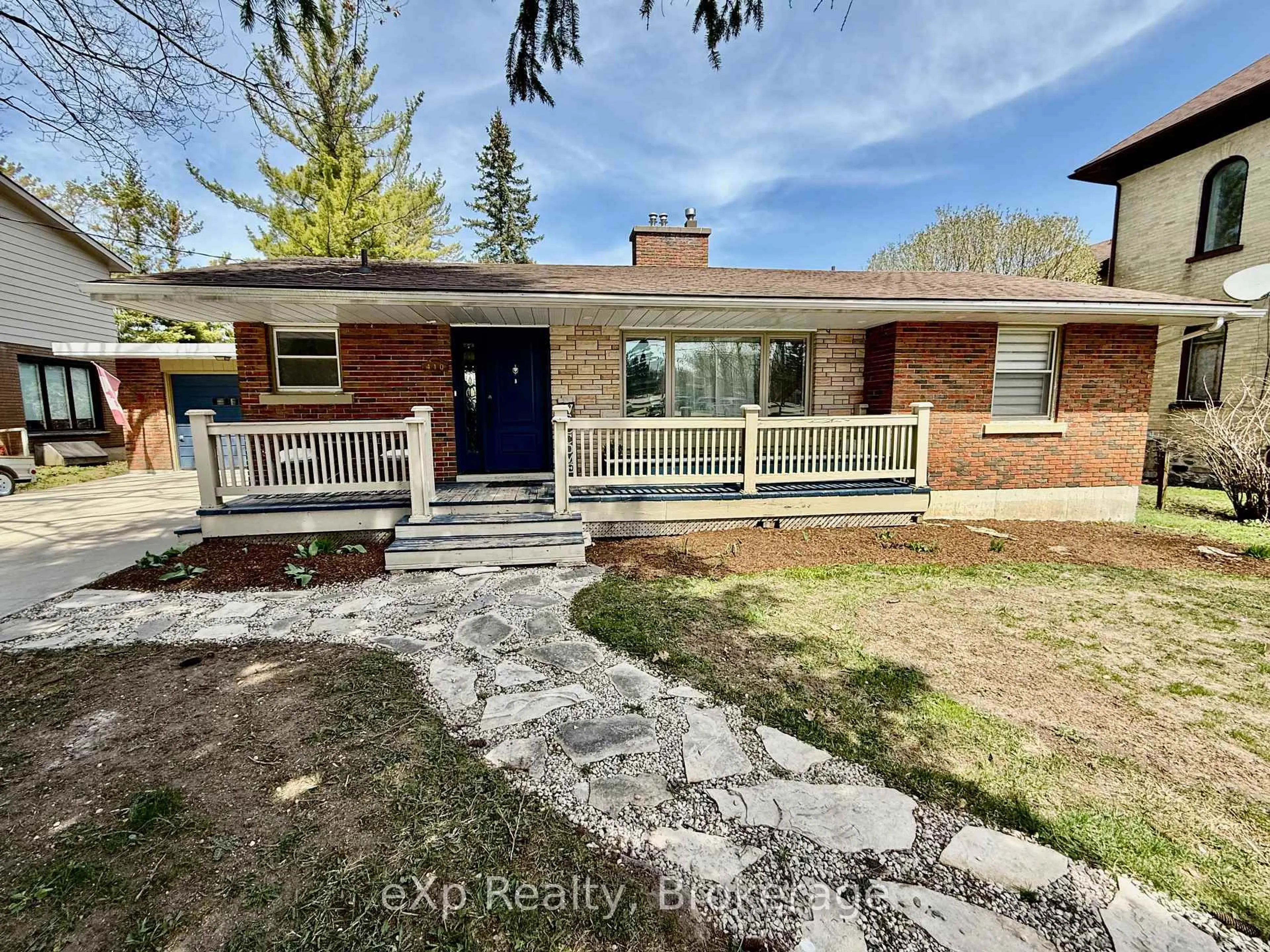 A pic from outside/outdoor area/front of a property/back of a property/a pic from drone, street for 410 Cayley St, Brockton Ontario N0G 2V0