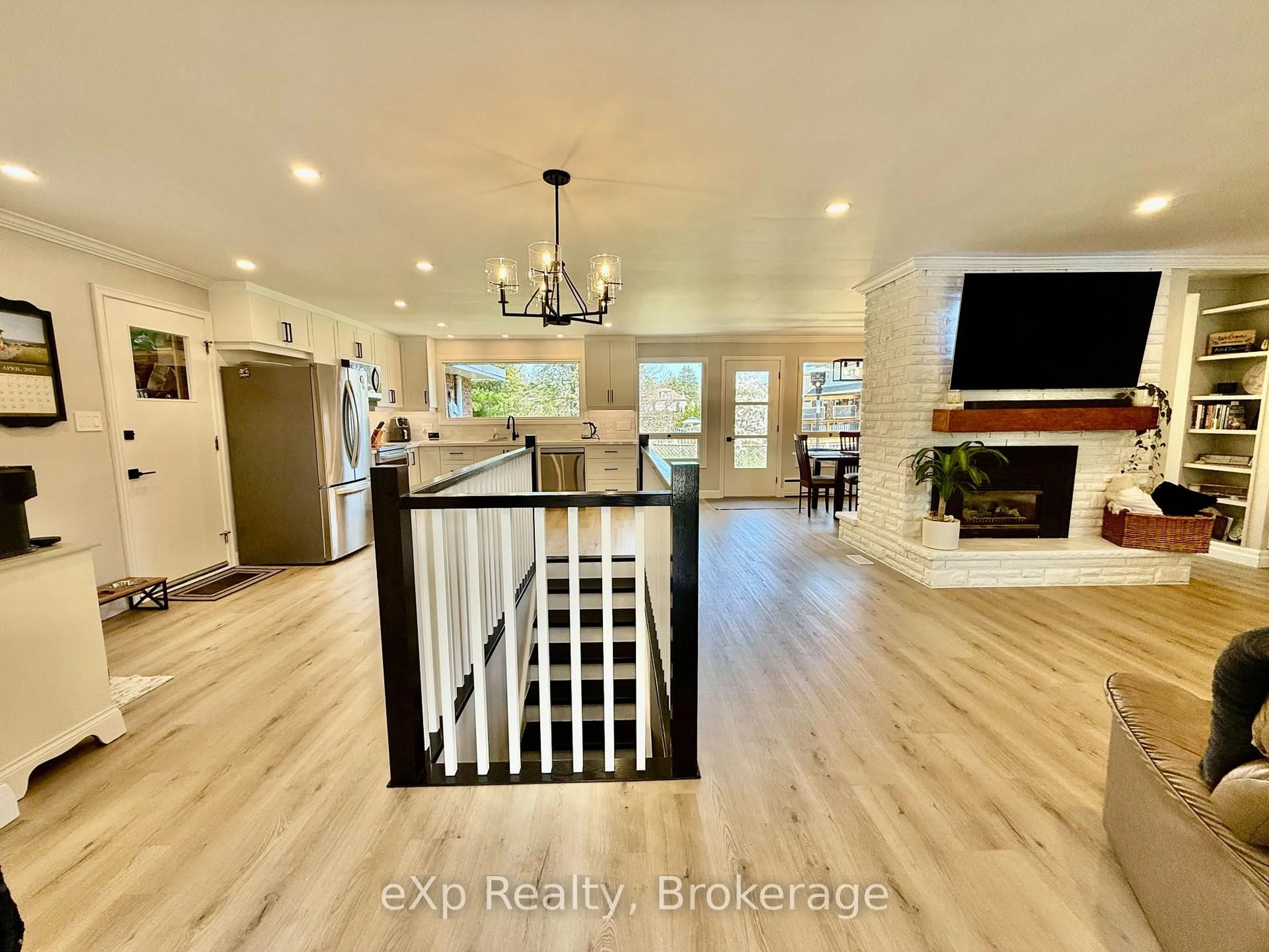 Open concept kitchen, unknown for 410 Cayley St, Brockton Ontario N0G 2V0