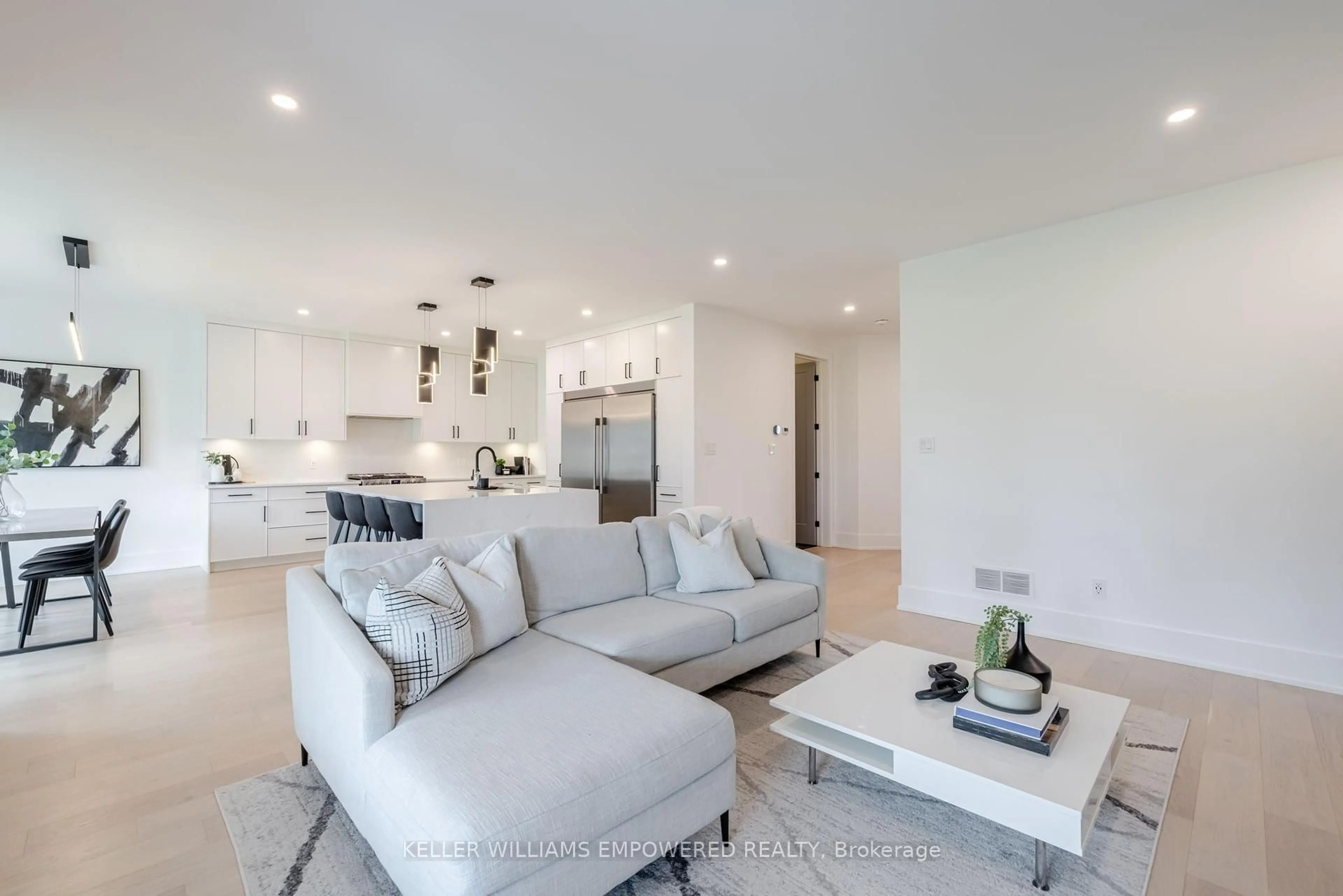 Living room with furniture, unknown for 1611 Upper West Ave, London South Ontario N6K 0M2