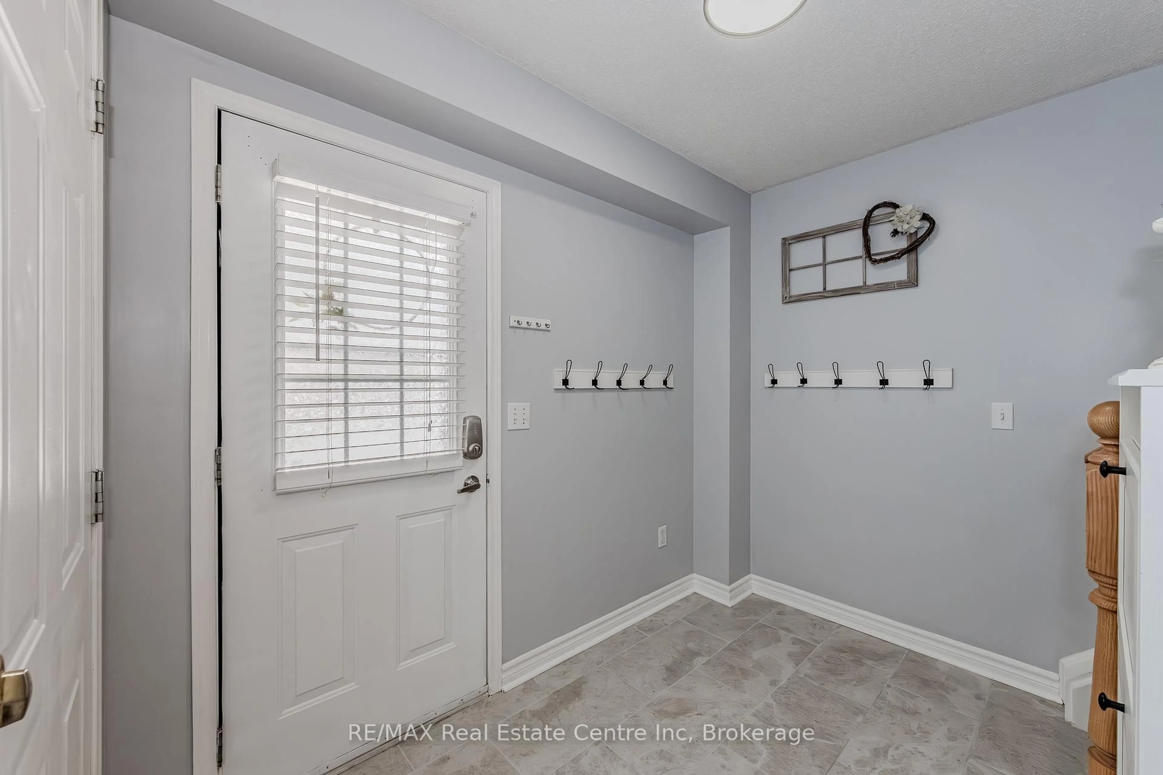 Indoor entryway for 37 Swift Cres, Guelph Ontario N1E 7J3