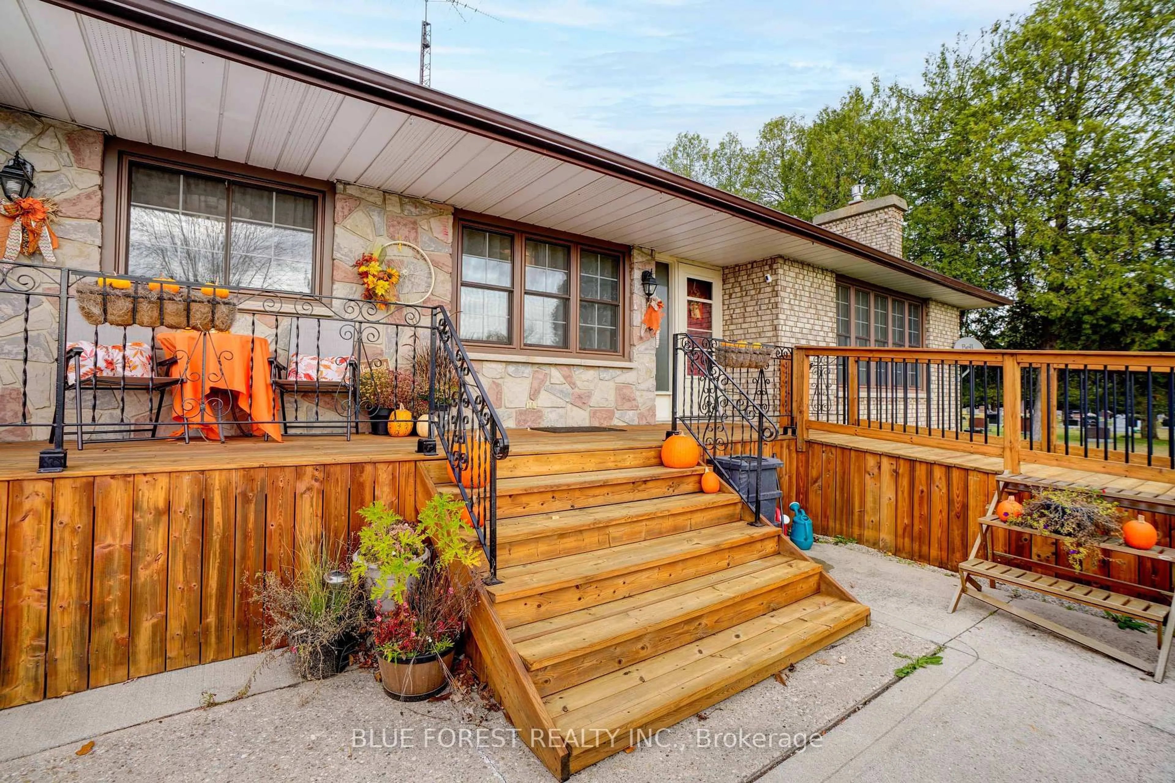 Home with brick exterior material, street for 24898 Pioneer Line, West Elgin Ontario N0L 2P0