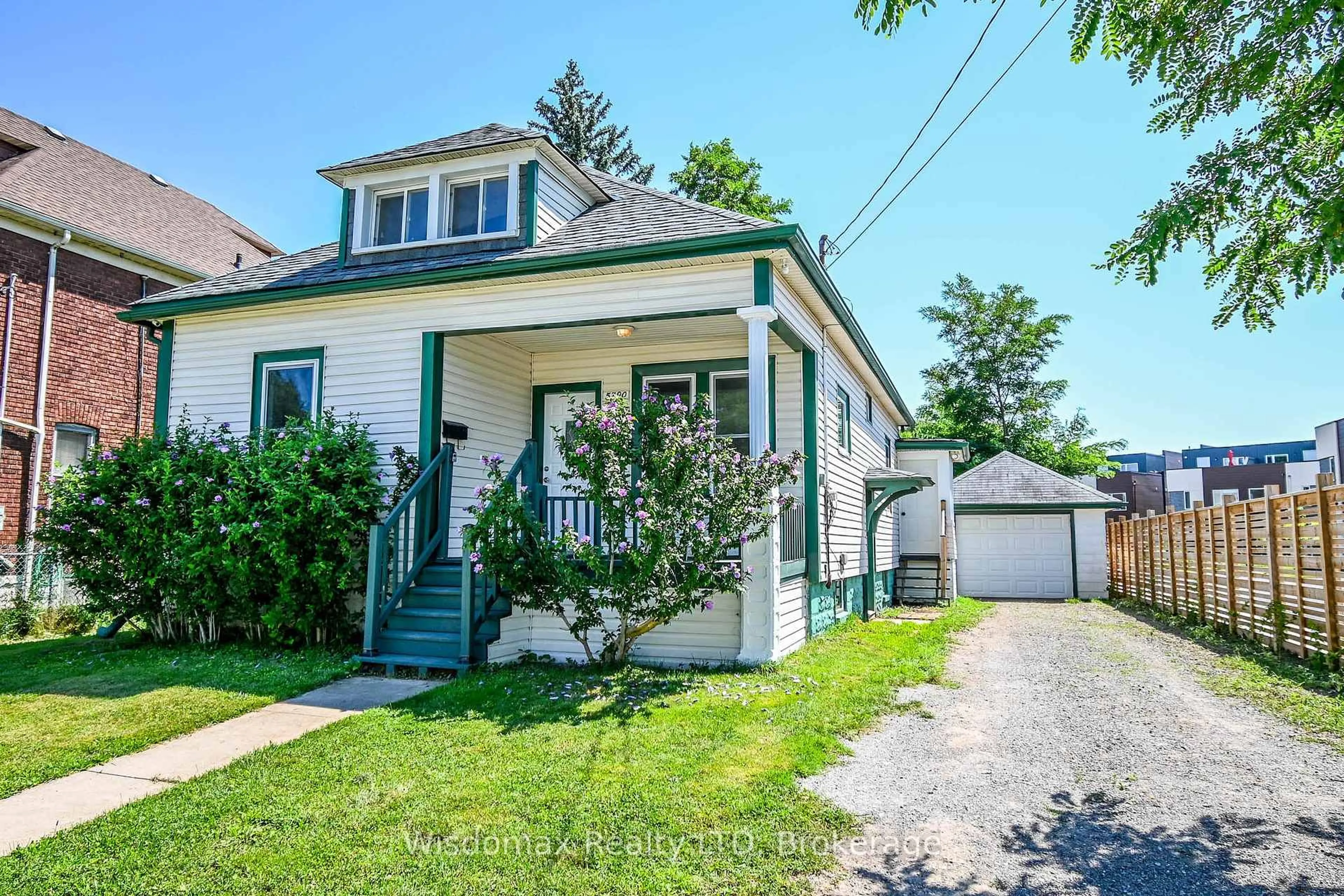 Unknown for 5790 ROBINSON St, Niagara Falls Ontario L2G 2B2