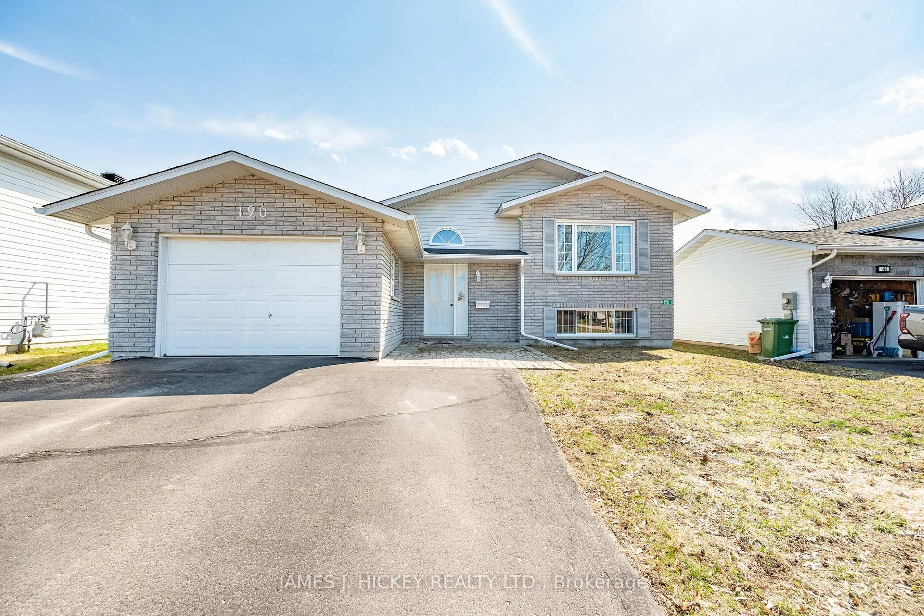 Unknown for 190 Market St, Pembroke Ontario K8A 2H6