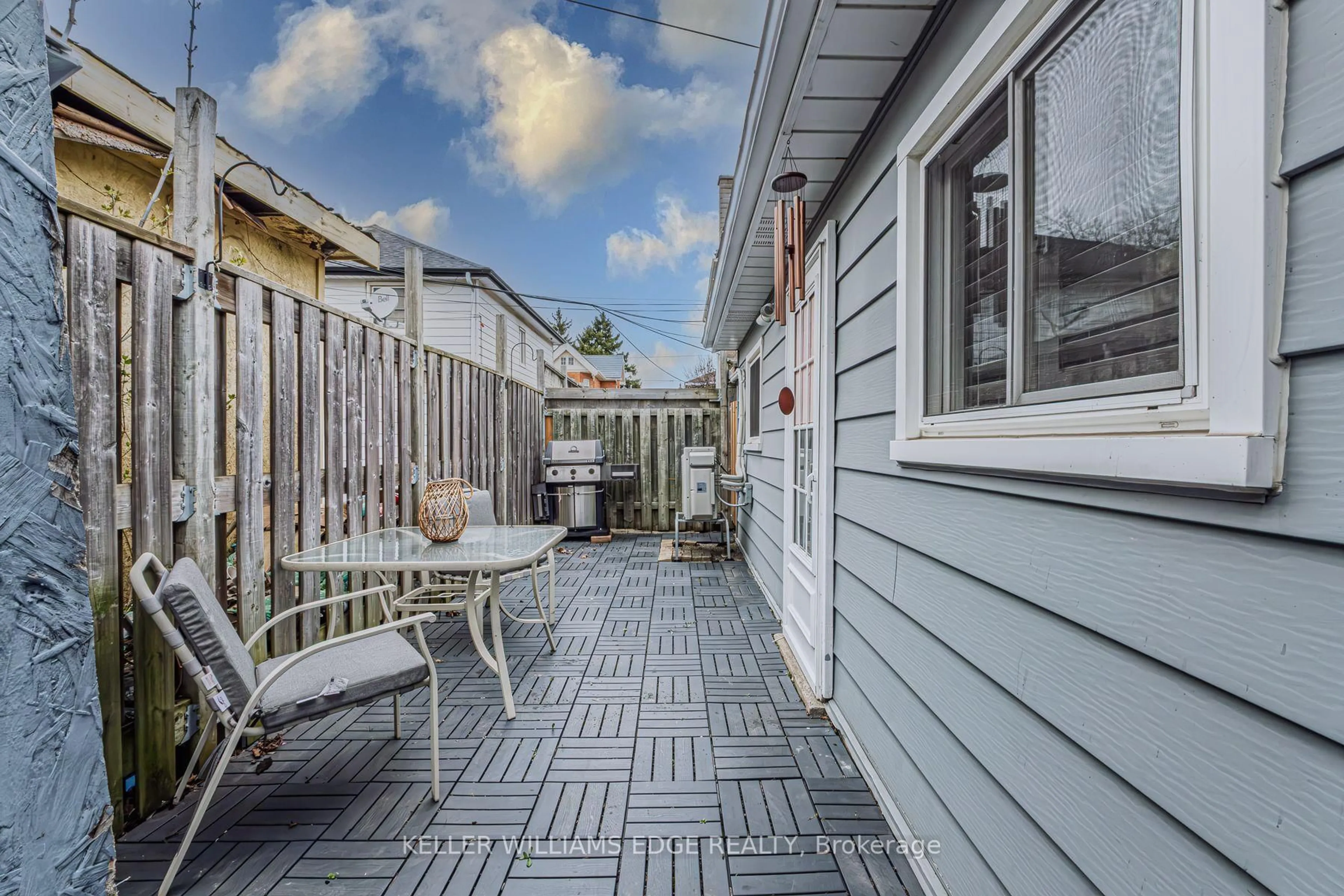 Patio, street for 156 Brock St, Brantford Ontario N3S 5W1