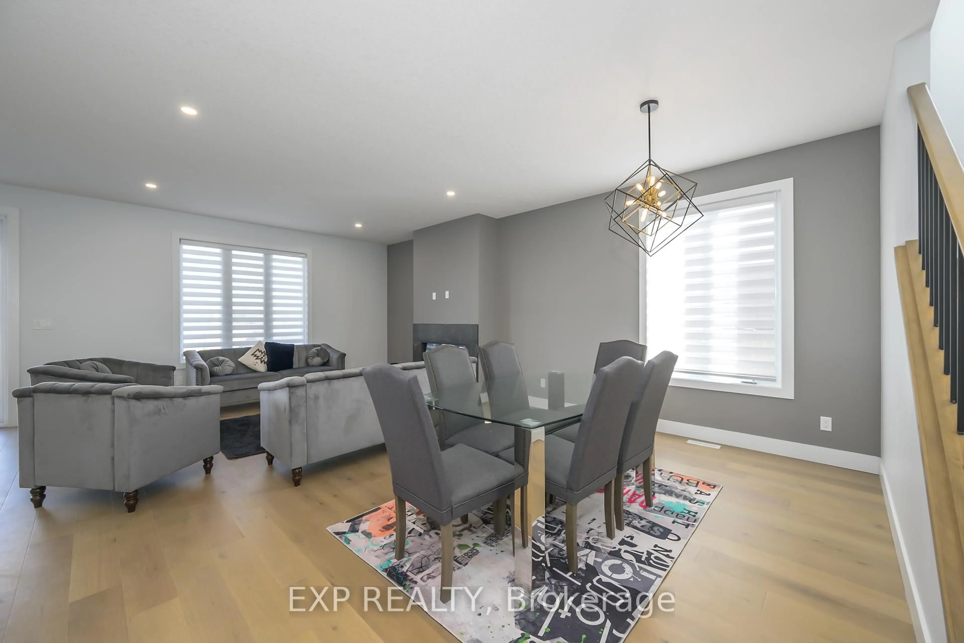 Dining room, wood/laminate floor for 280 NANCY St, Dutton/Dunwich Ontario N0L 1J0