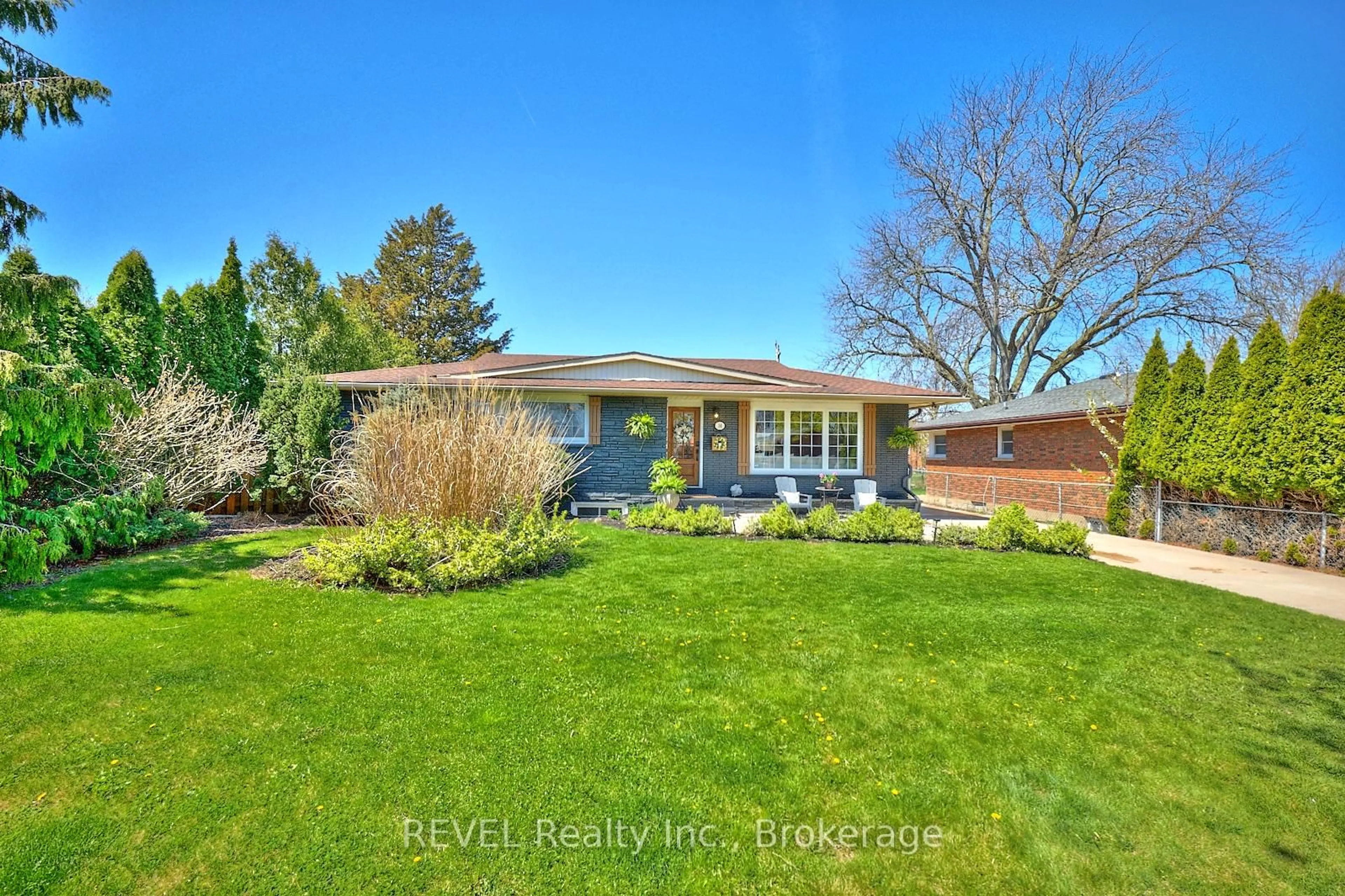 Unknown for 14 Wakil Dr, St. Catharines Ontario L2T 3H8