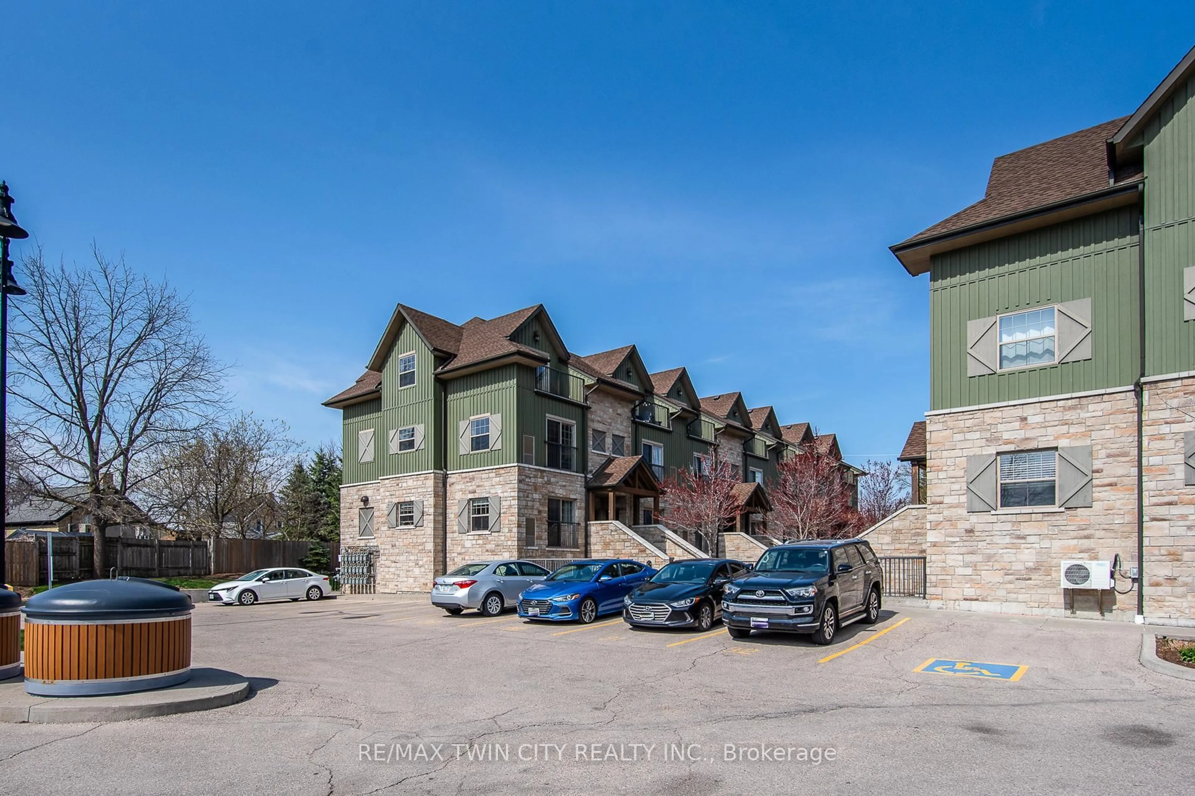 A pic from outside/outdoor area/front of a property/back of a property/a pic from drone, unknown for 112 Union St ##B104, Waterloo Ontario N2J 1C5