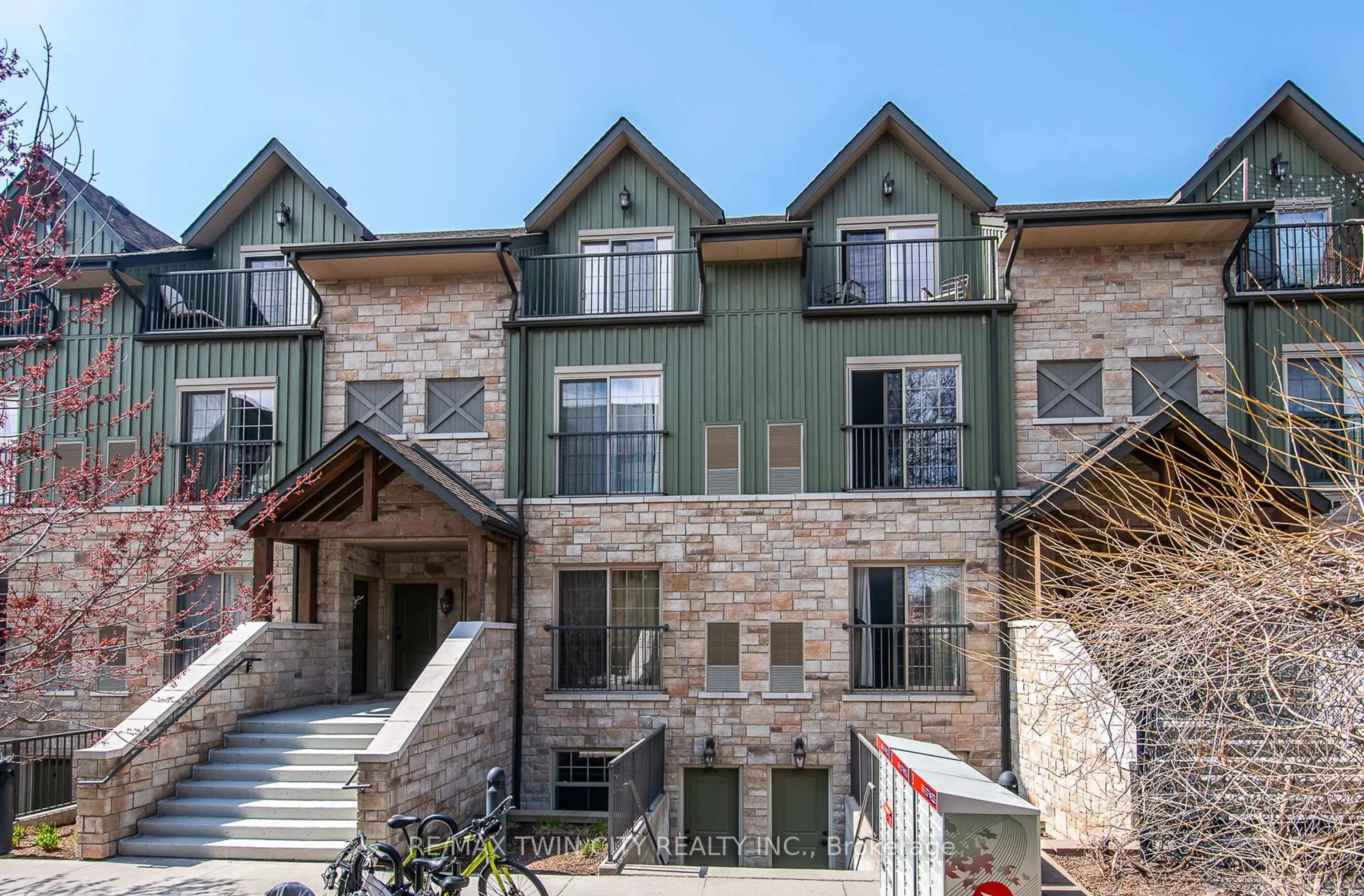 Unknown for 112 Union St ##B104, Waterloo Ontario N2J 1C5