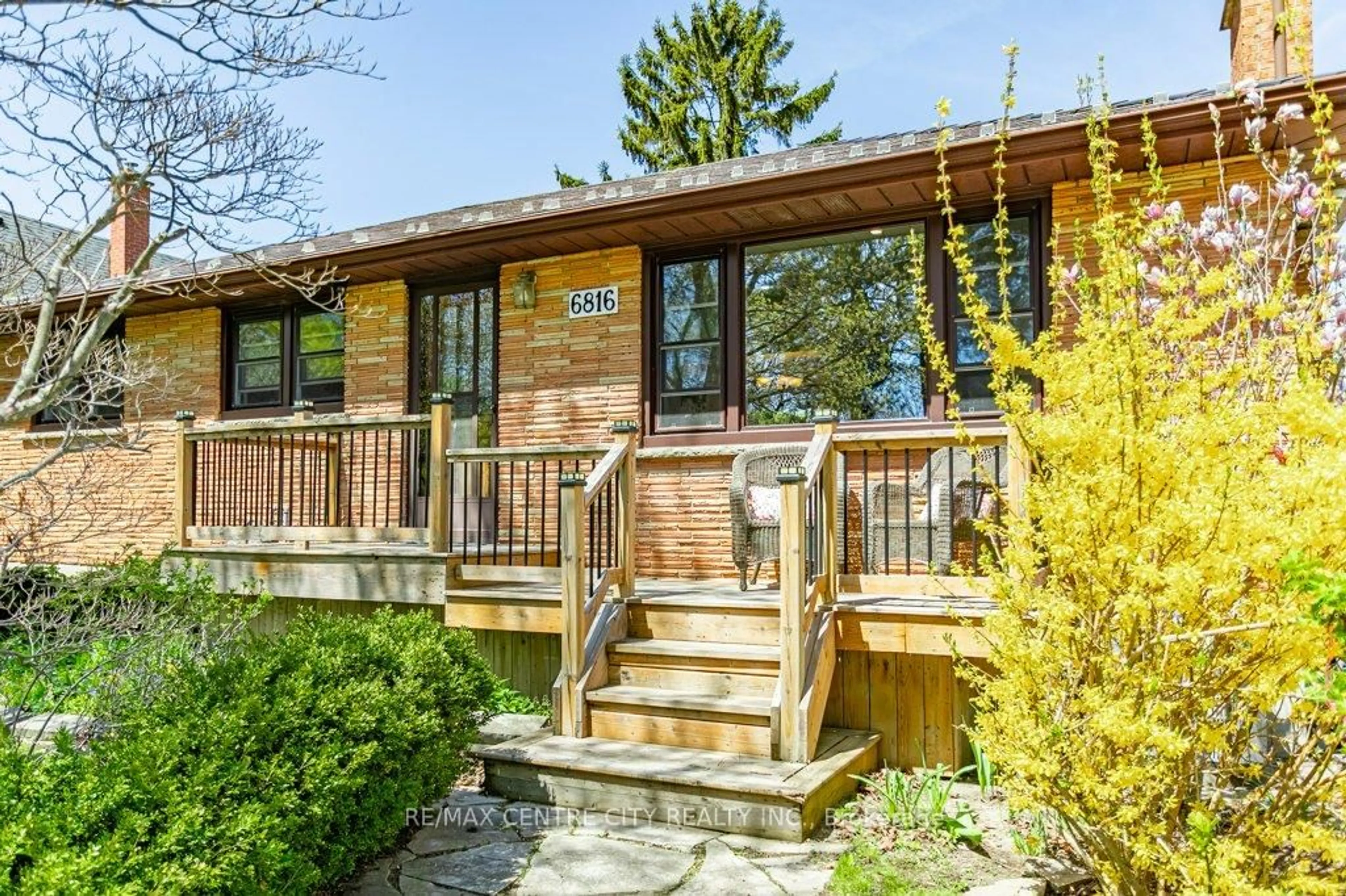 Unknown for 6816 Beattie St, London South Ontario N6P 1A3