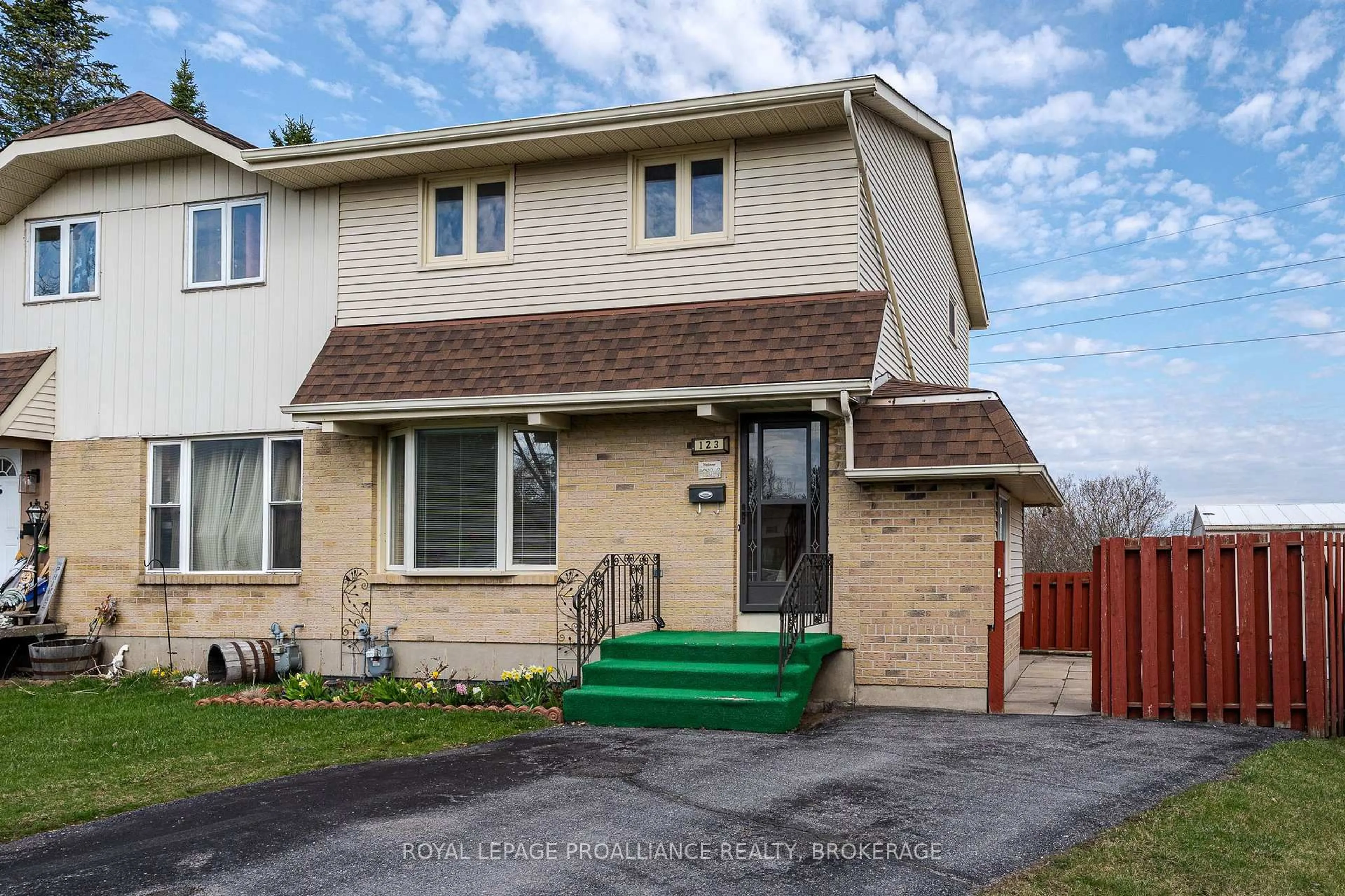 Home with vinyl exterior material, street for 123 Wycliffe Cres, Kingston Ontario K7K 6B3