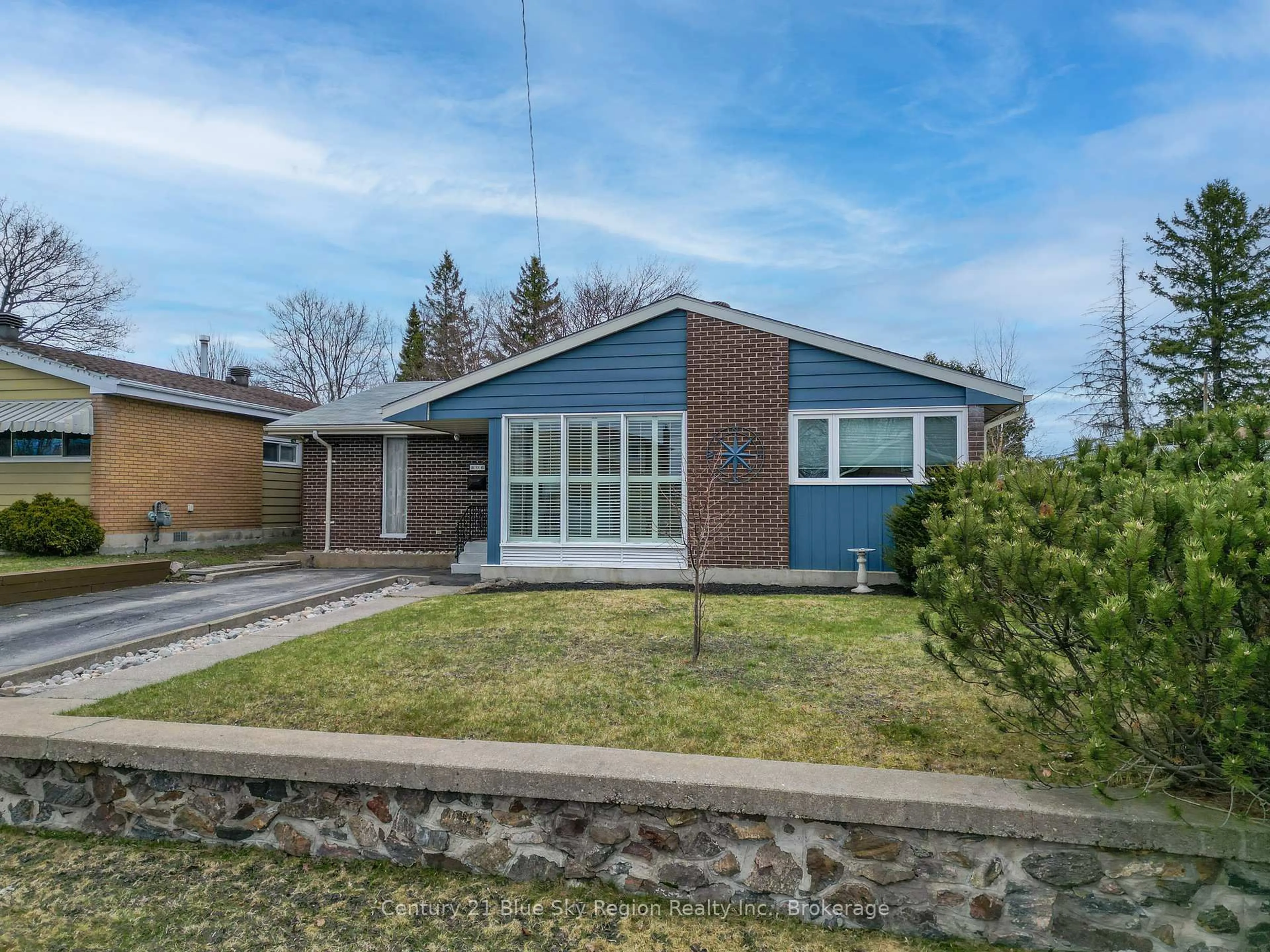 Home with brick exterior material, street for 396 Princess St, North Bay Ontario P1B 6C6