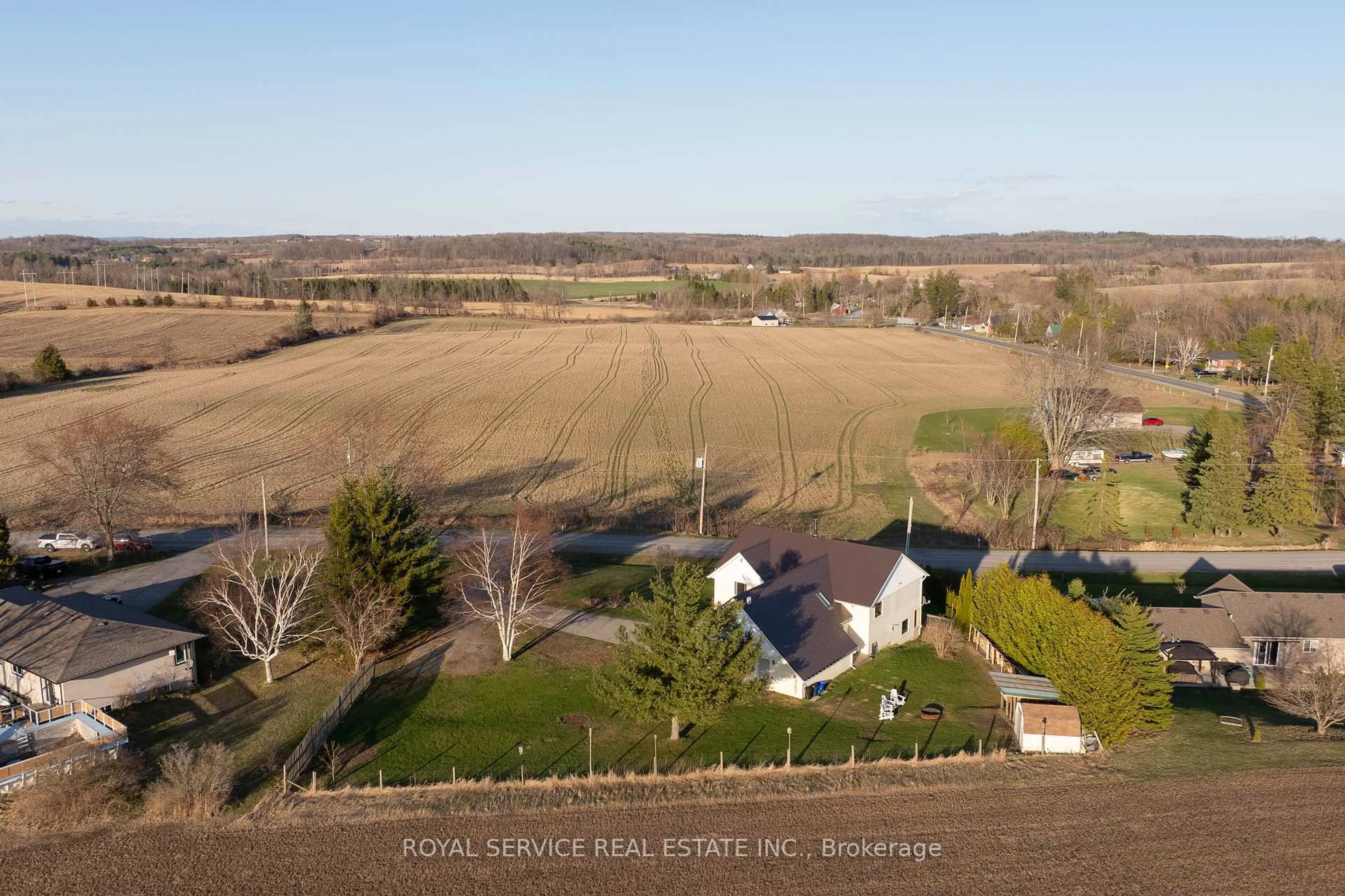 A pic from outside/outdoor area/front of a property/back of a property/a pic from drone, water/lake/river/ocean view for 344 Richmond St, Brighton Ontario K0K 1H0