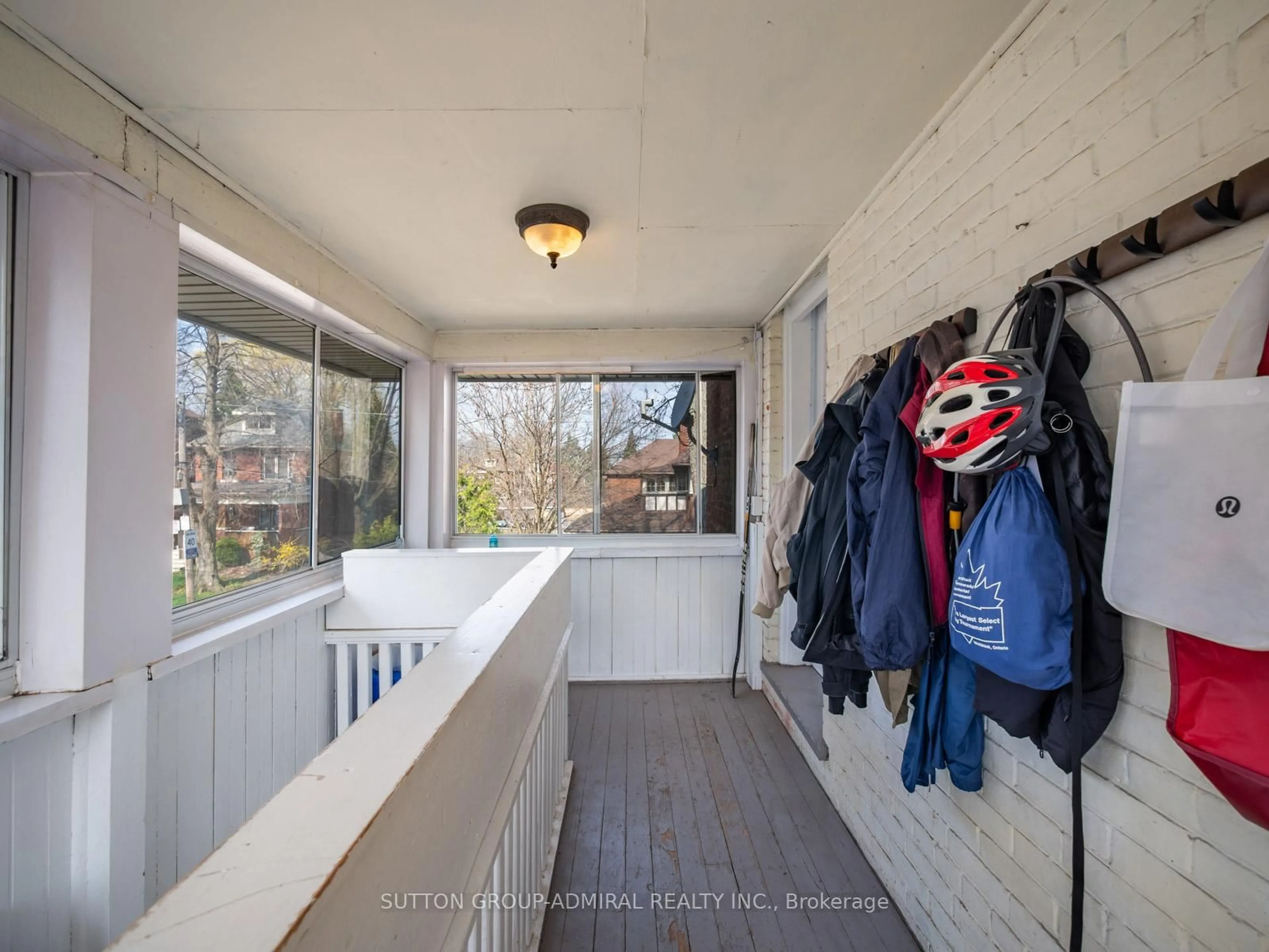 Unknown for 495 Aberdeen Ave, Hamilton Ontario L8P 2S5