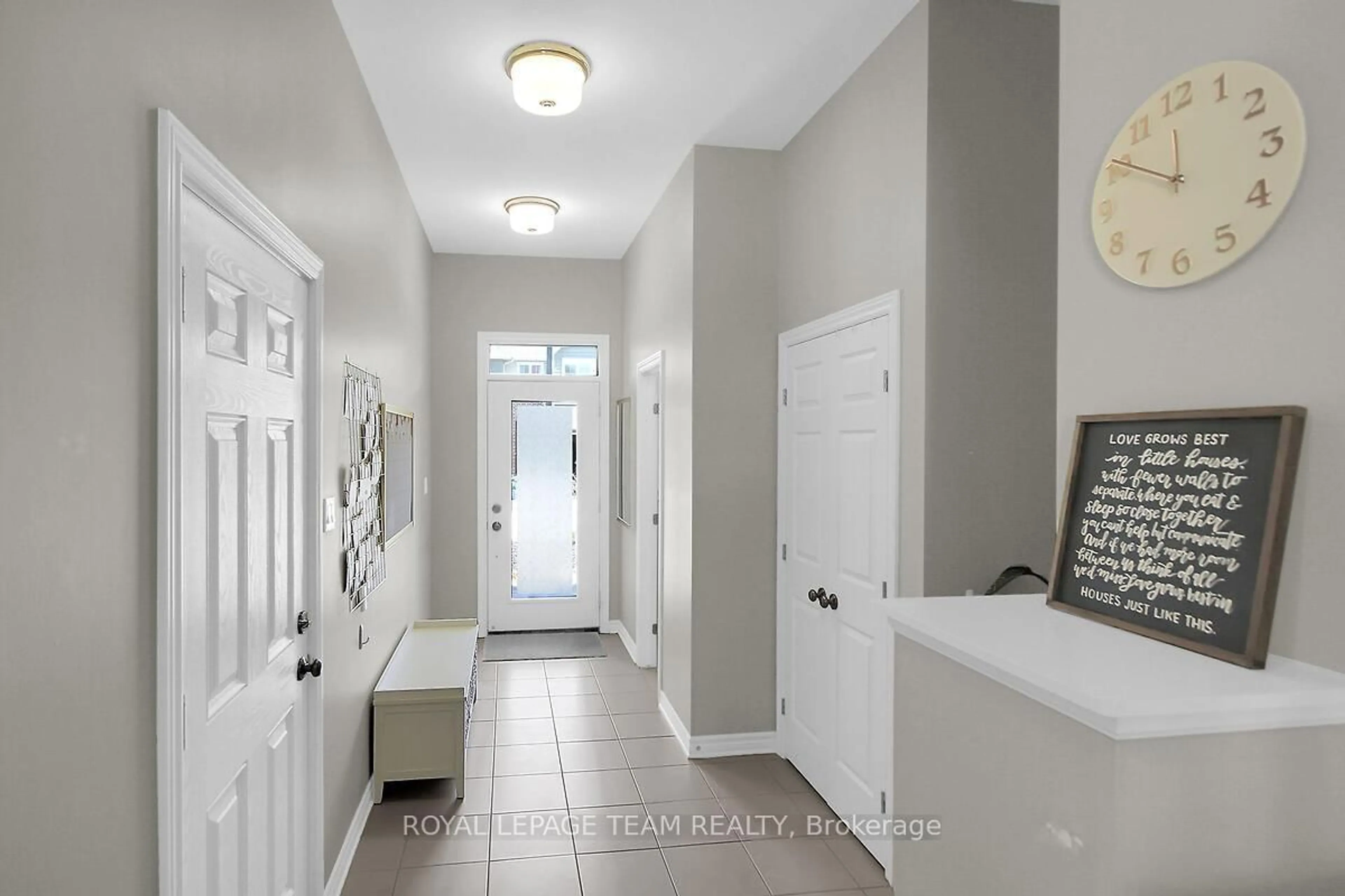 Indoor entryway for 415 Warmstone Dr, Stittsville Ontario K2S 0W2