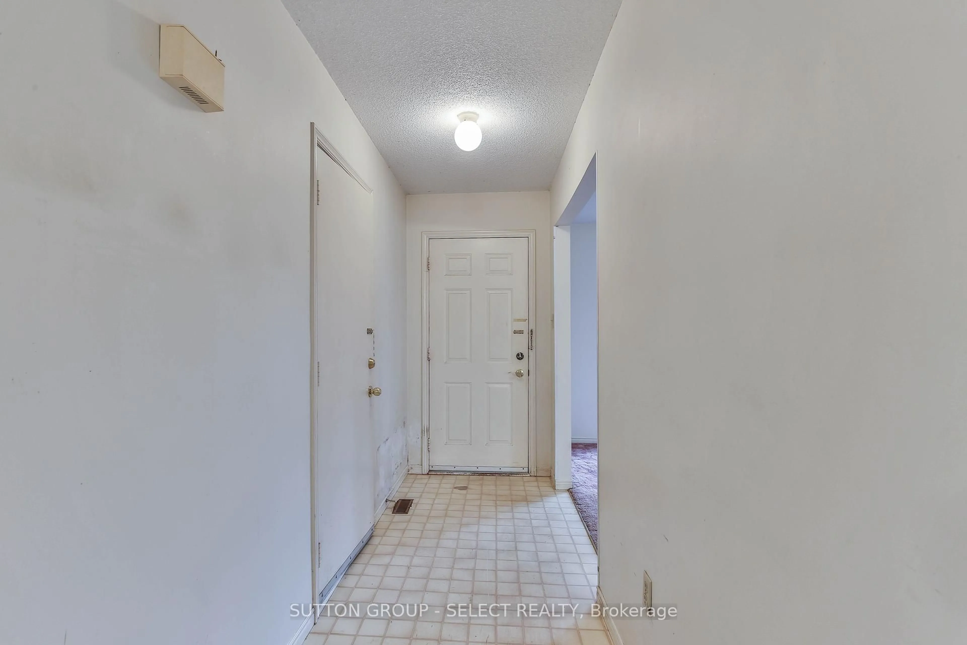 Indoor entryway for 46 Bonaparte Lane, London East Ontario N5V 4A8