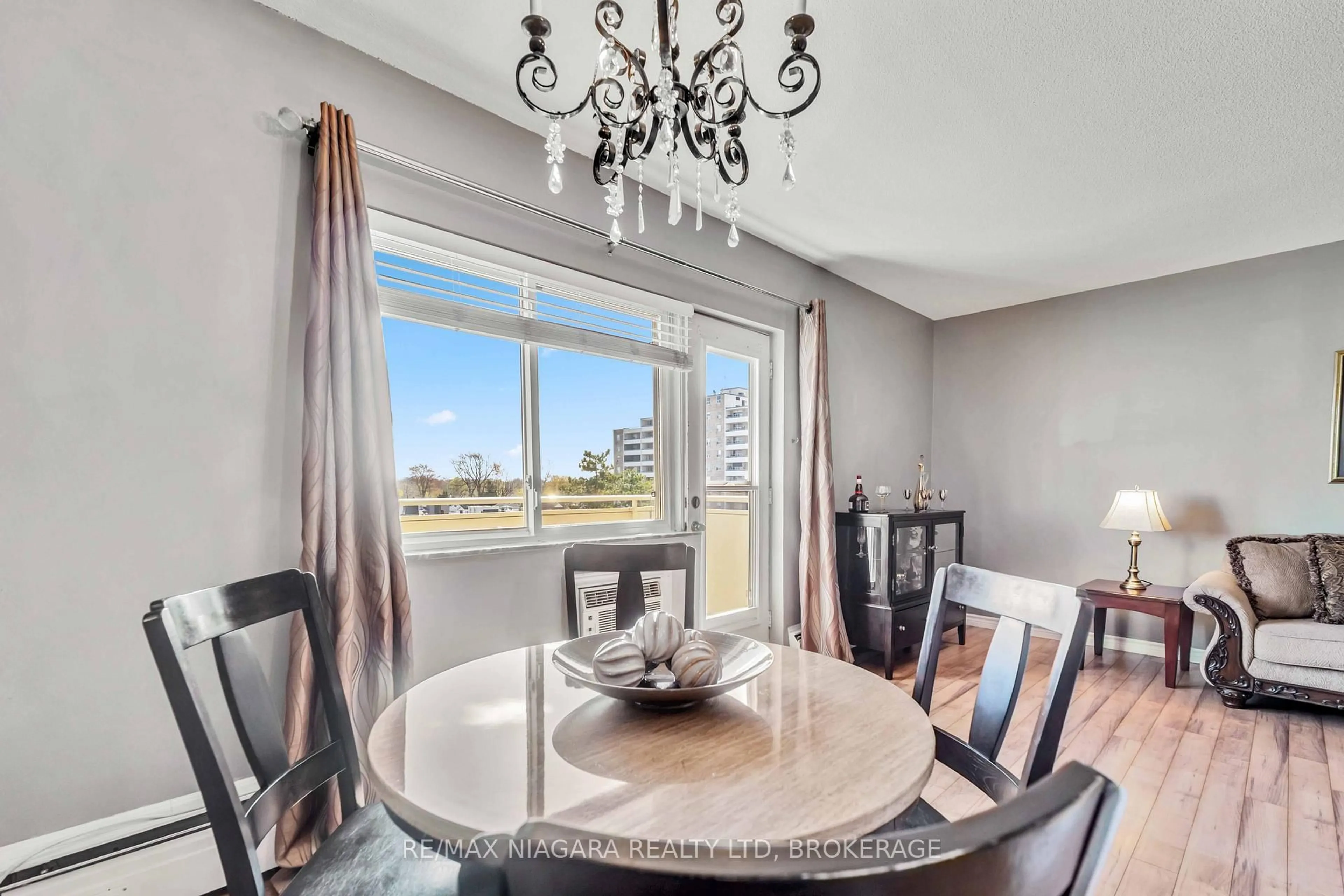 Dining room, unknown for 198 Scott St #506, St. Catharines Ontario L2N 5T3