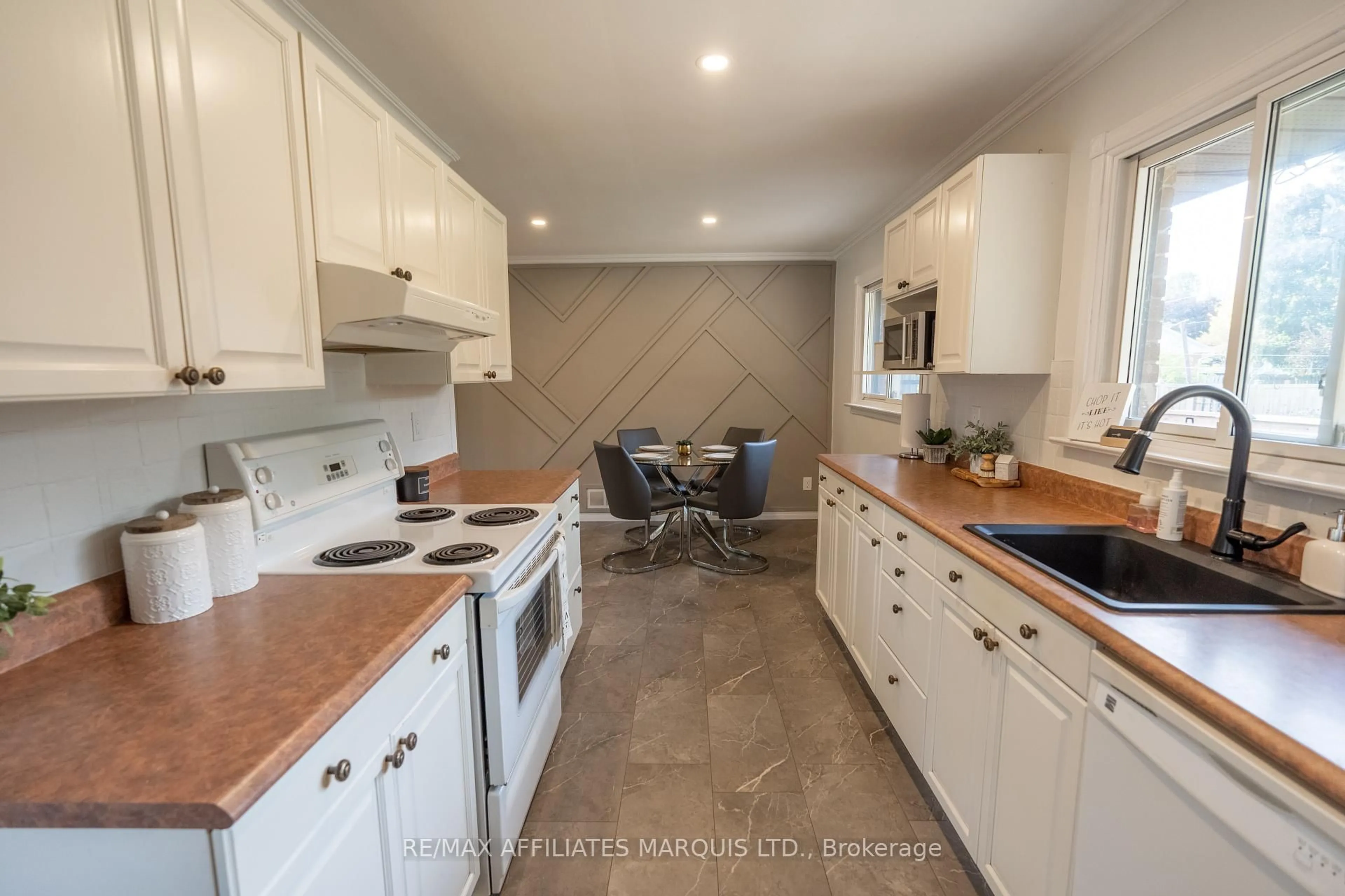 Standard kitchen, unknown for 1201 Princess St, Cornwall Ontario K6J 1S2