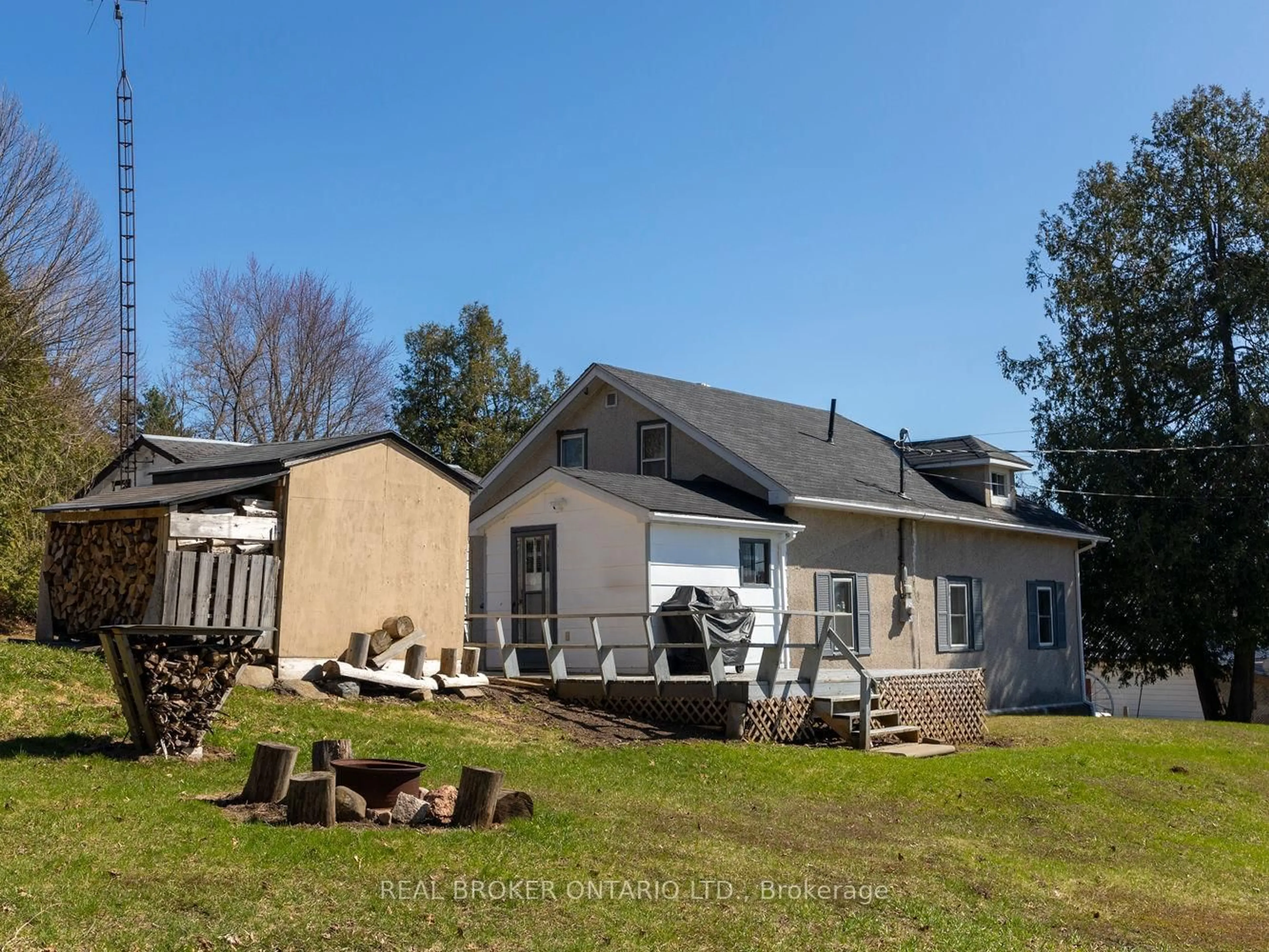 A pic from outside/outdoor area/front of a property/back of a property/a pic from drone, unknown for 79 & 85 BRIDGE St, Denbigh Ontario K0H 1L0