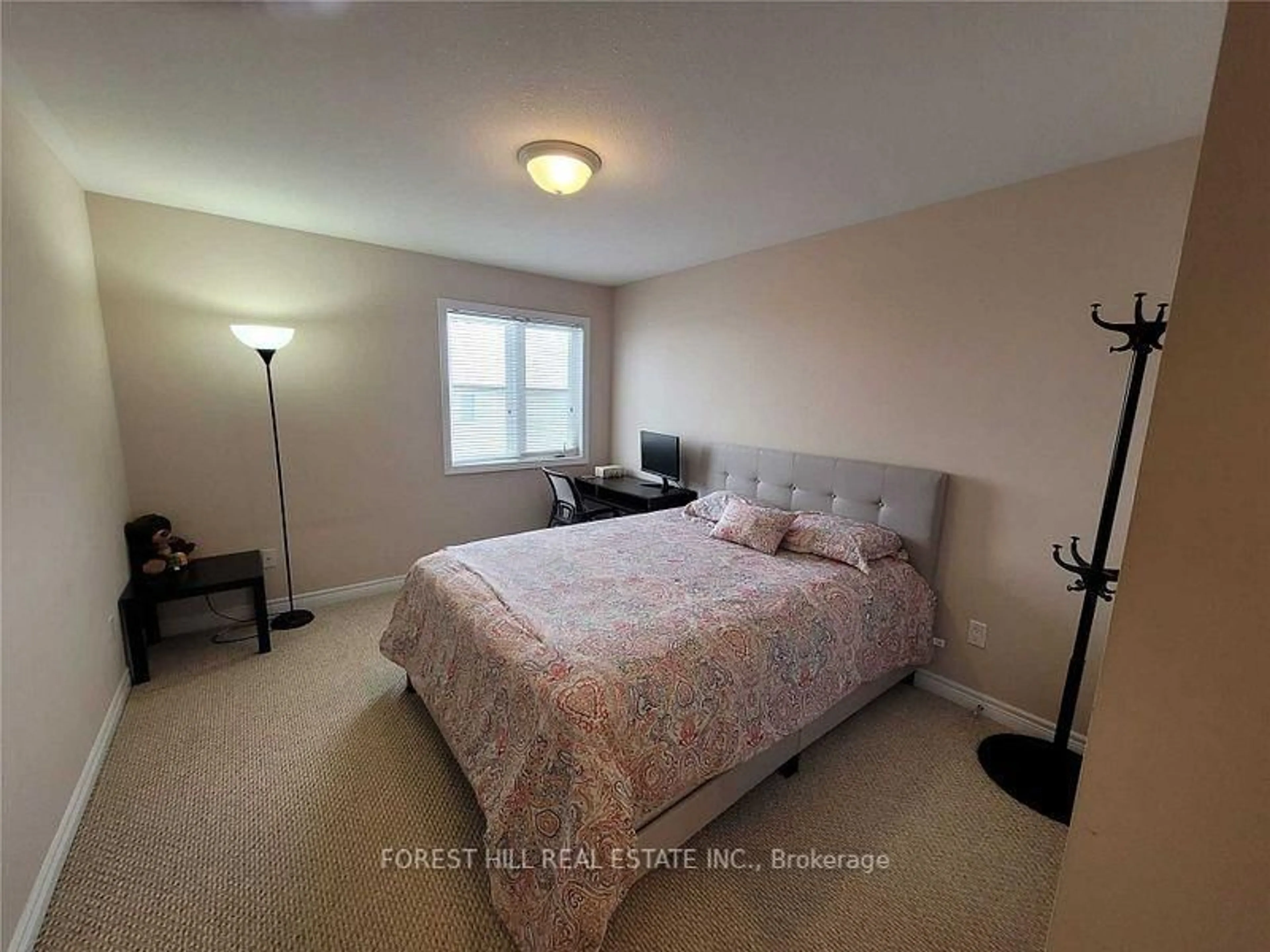 A pic of a room for 441 Stonehenge Dr #33, Hamilton Ontario L9K 0B1