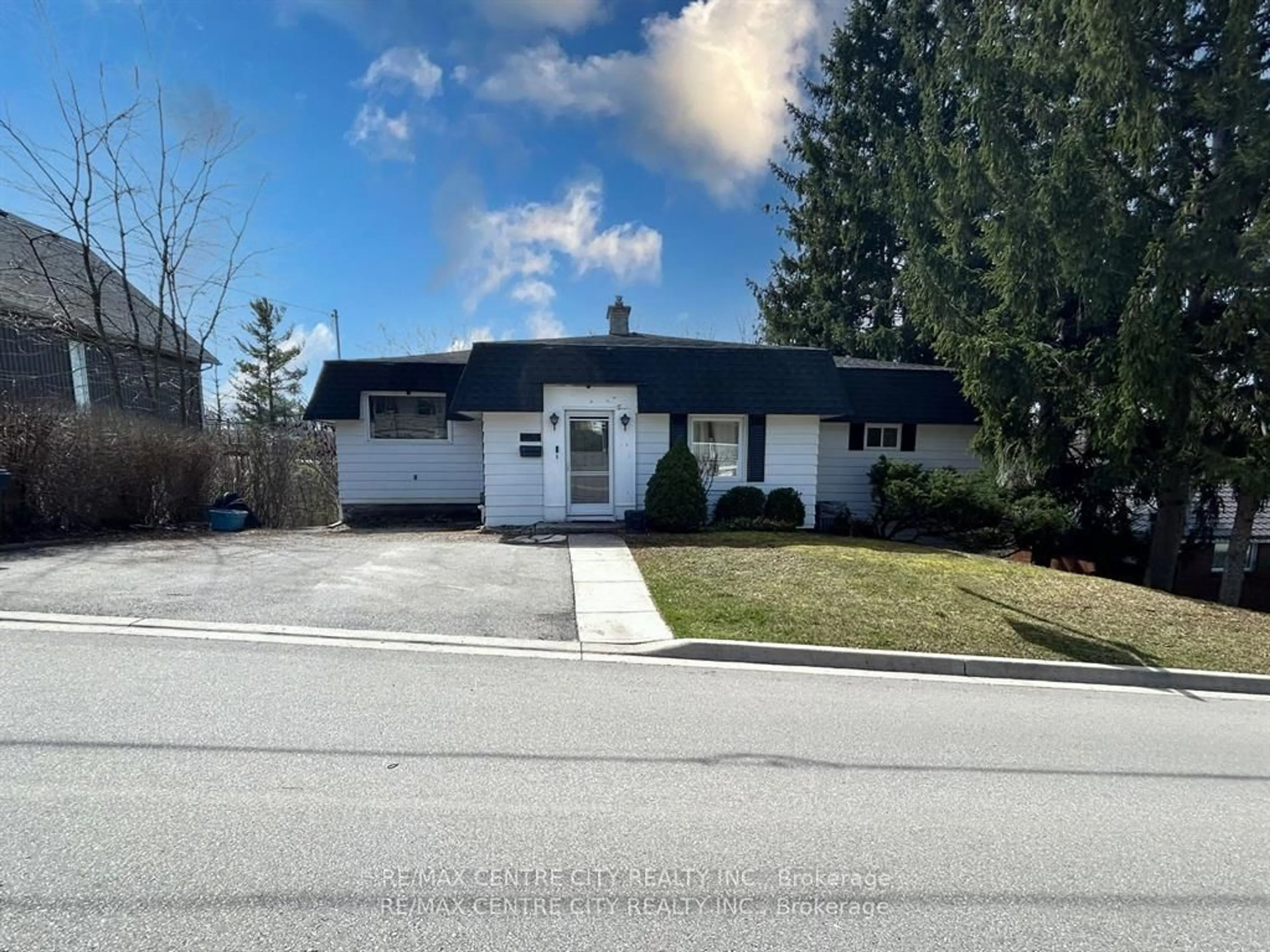 Unknown for 8 Woodland Rd, Central Elgin Ontario N5P 1P2