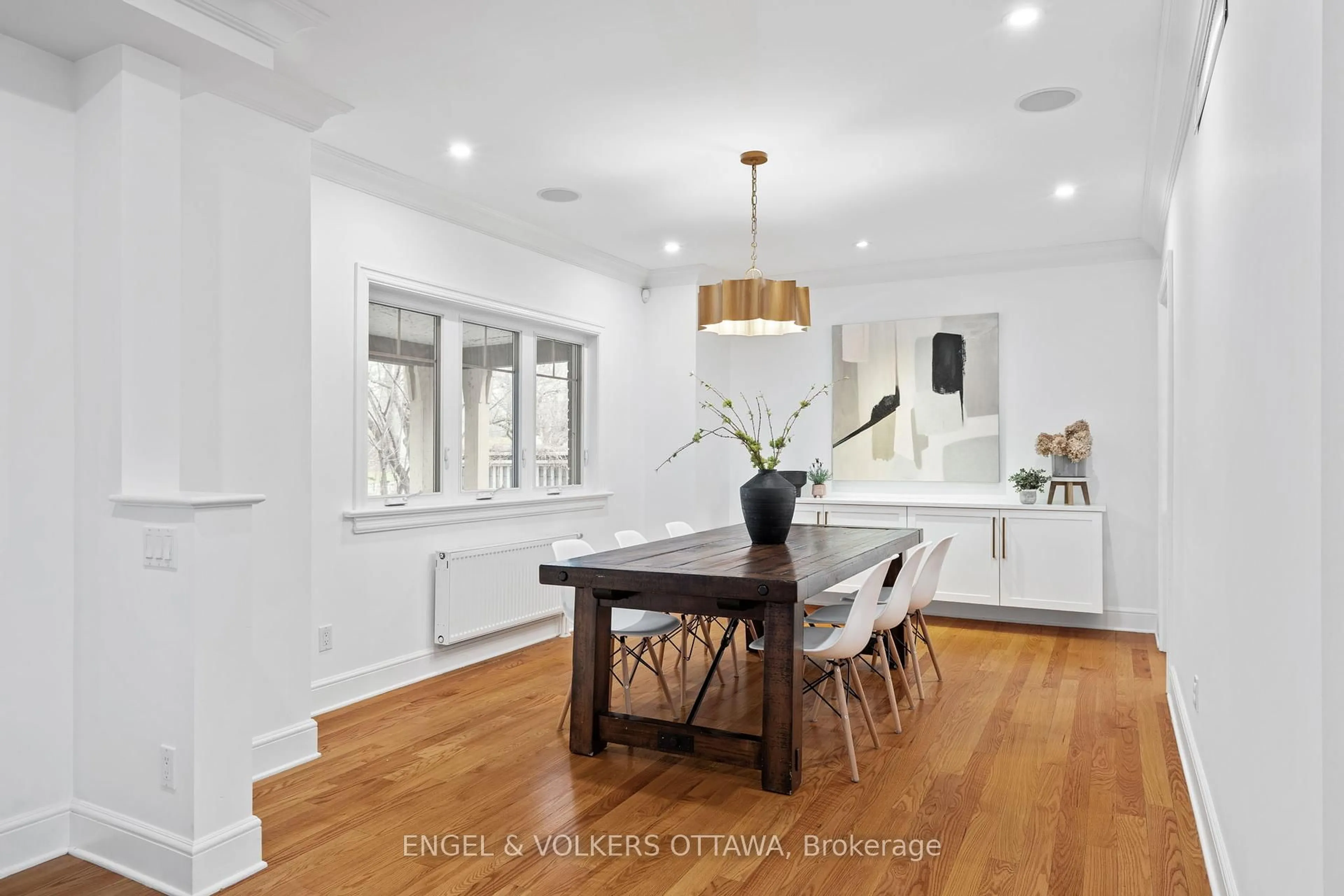 Open concept kitchen, wood/laminate floor for 498 Queen Elizabeth Dr, Ottawa Ontario K1S 3N4