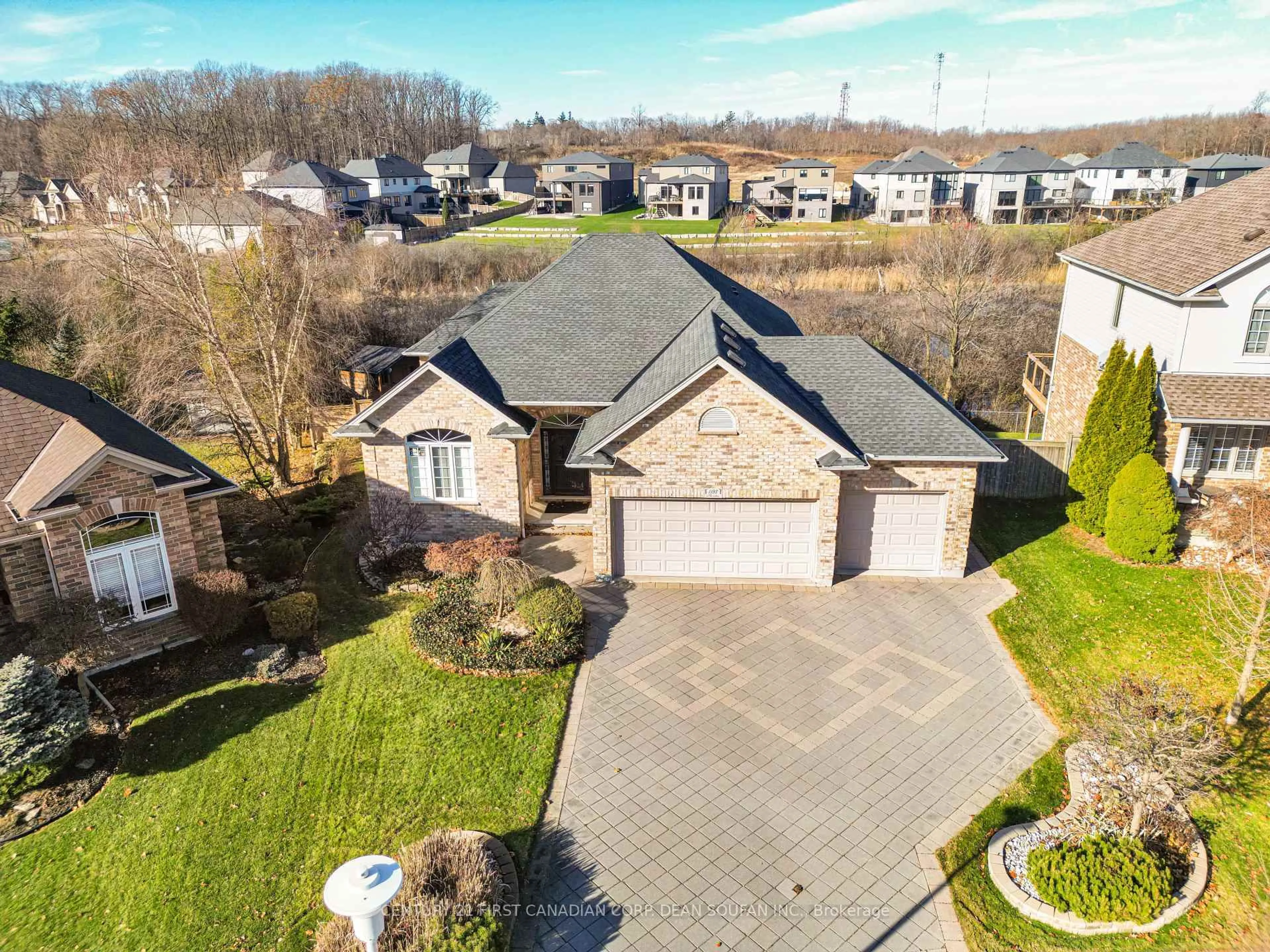 A pic from outside/outdoor area/front of a property/back of a property/a pic from drone, street for 1193 Thornley St, London South Ontario N6K 4V5