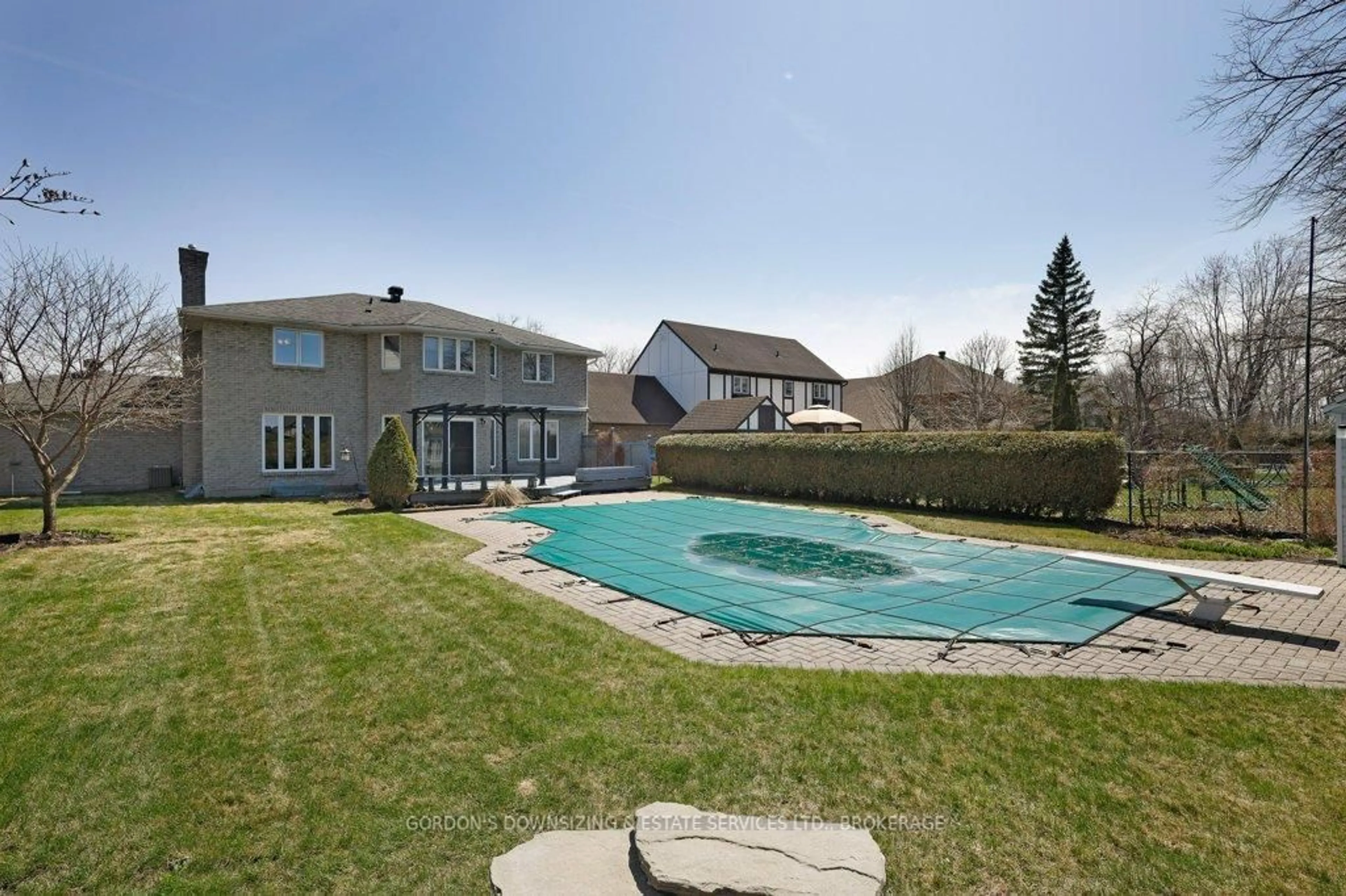 Pool for 1627 Blakely Dr, Cornwall Ontario K6J 5K5