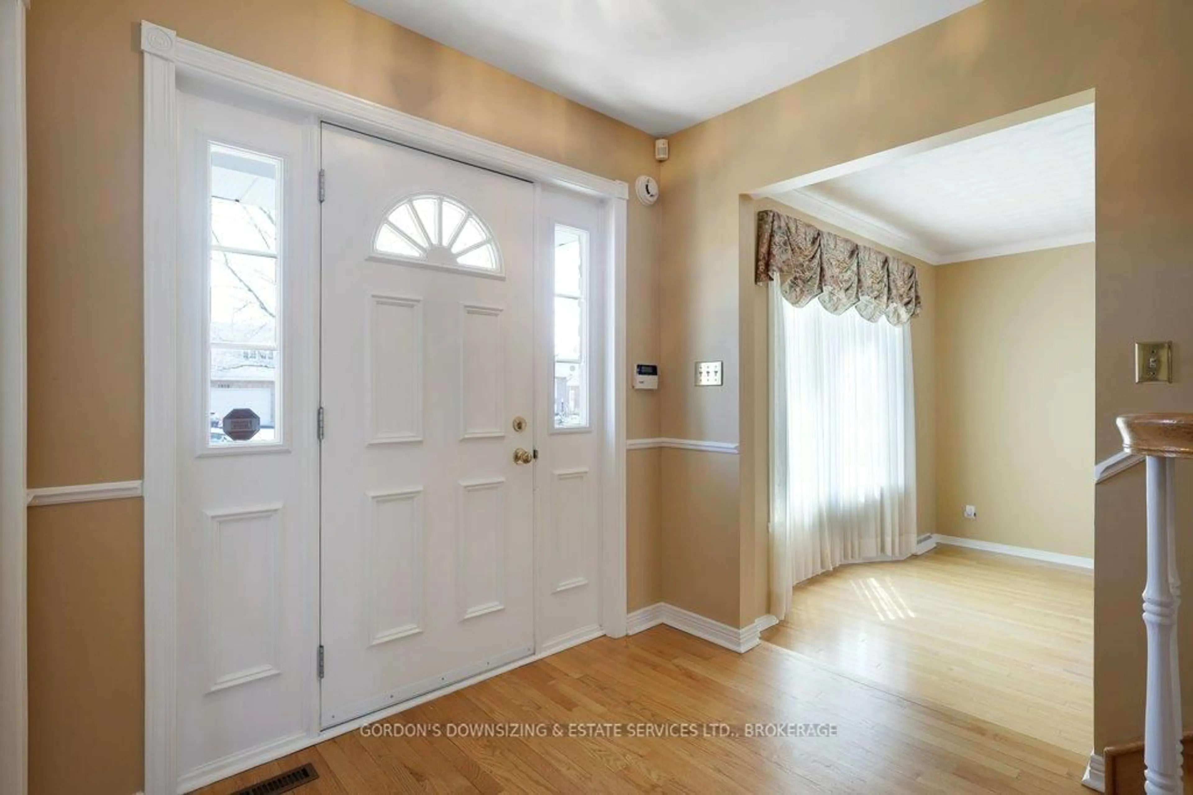 Indoor entryway for 1627 Blakely Dr, Cornwall Ontario K6J 5K5