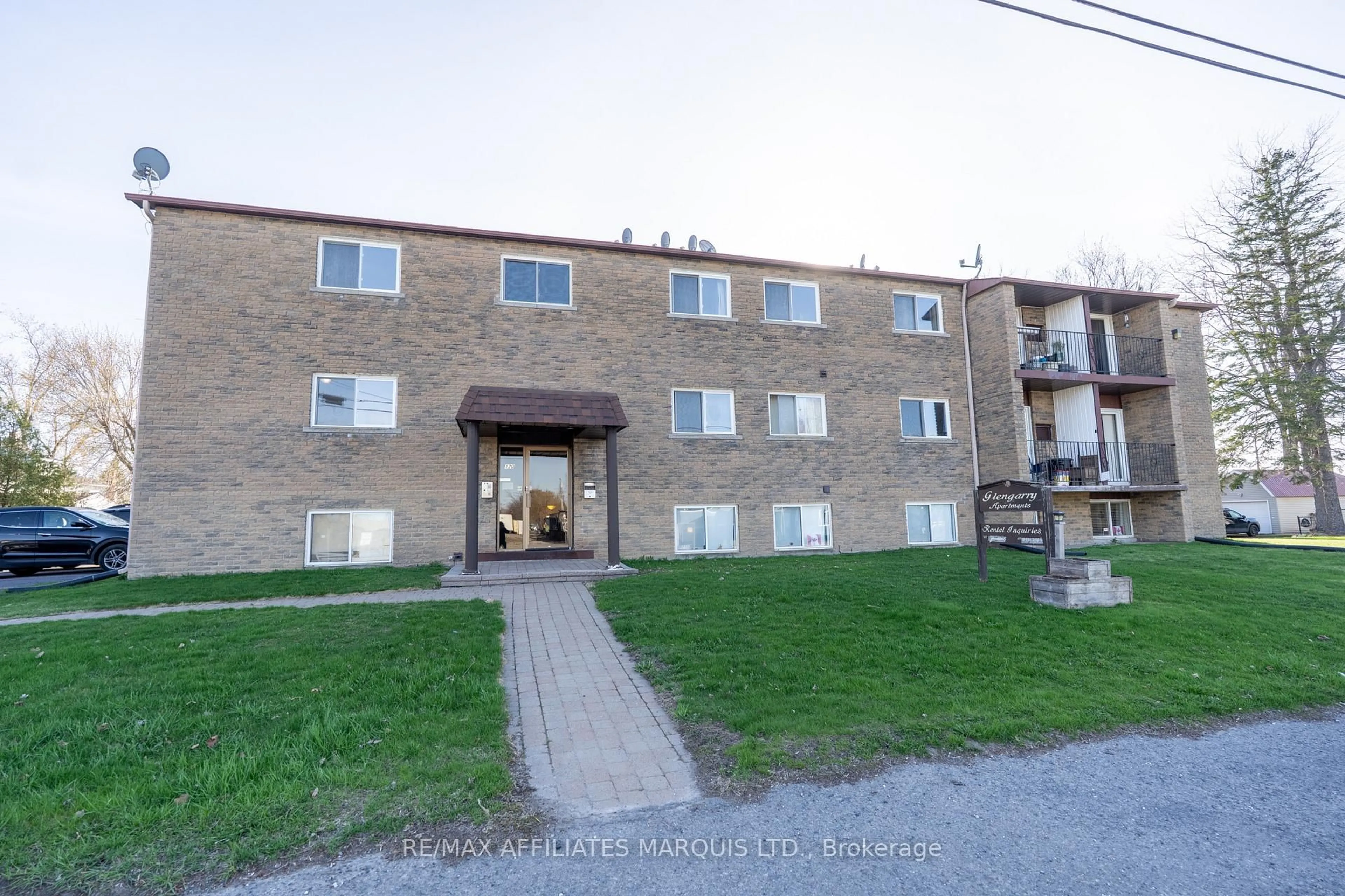 A pic from outside/outdoor area/front of a property/back of a property/a pic from drone, building for 120 Military Rd #5, South Glengarry Ontario K0C 1N0