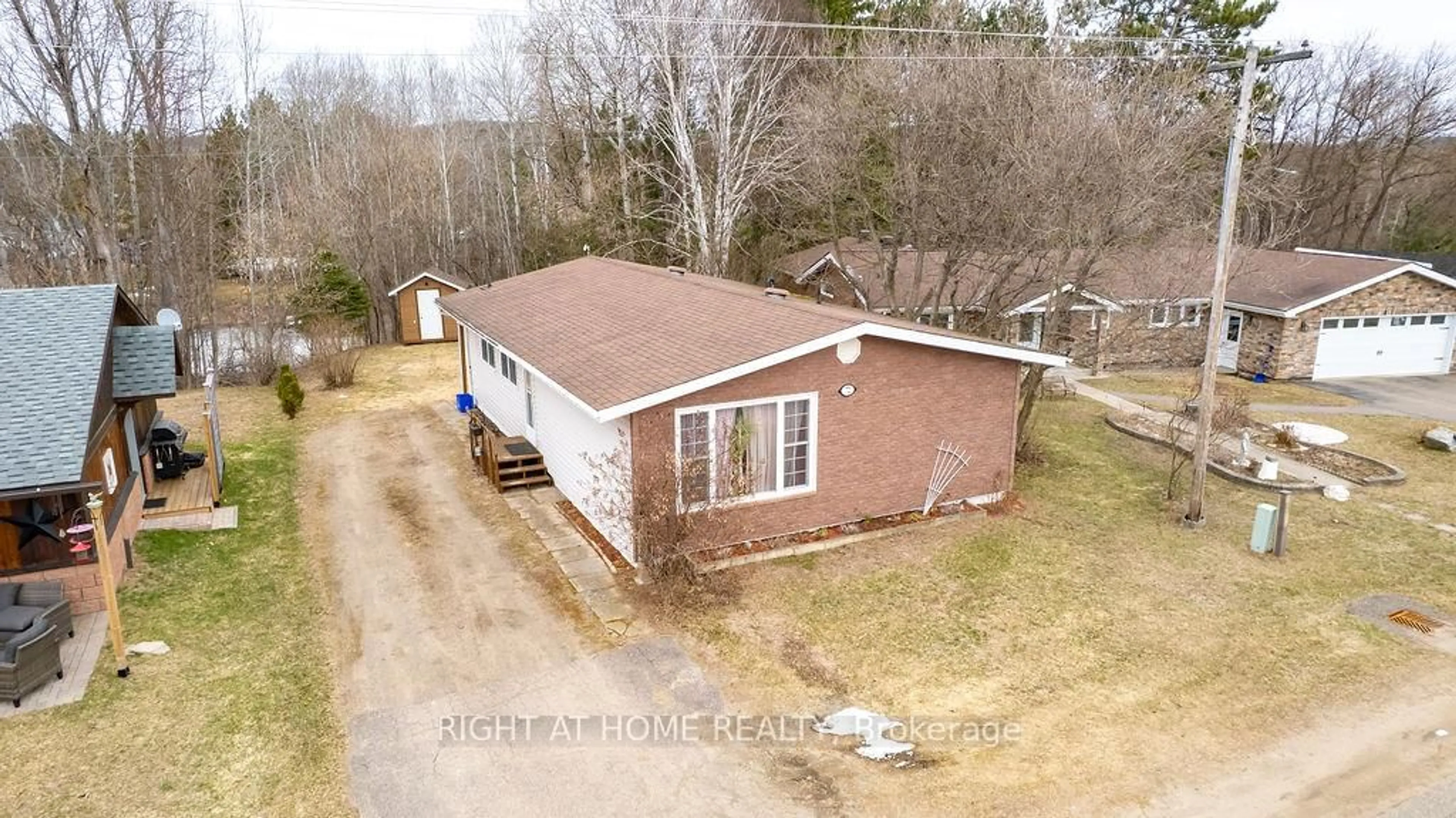 A pic from outside/outdoor area/front of a property/back of a property/a pic from drone, building for 72 Kelly St, Barry's Bay Ontario K0J 1B0