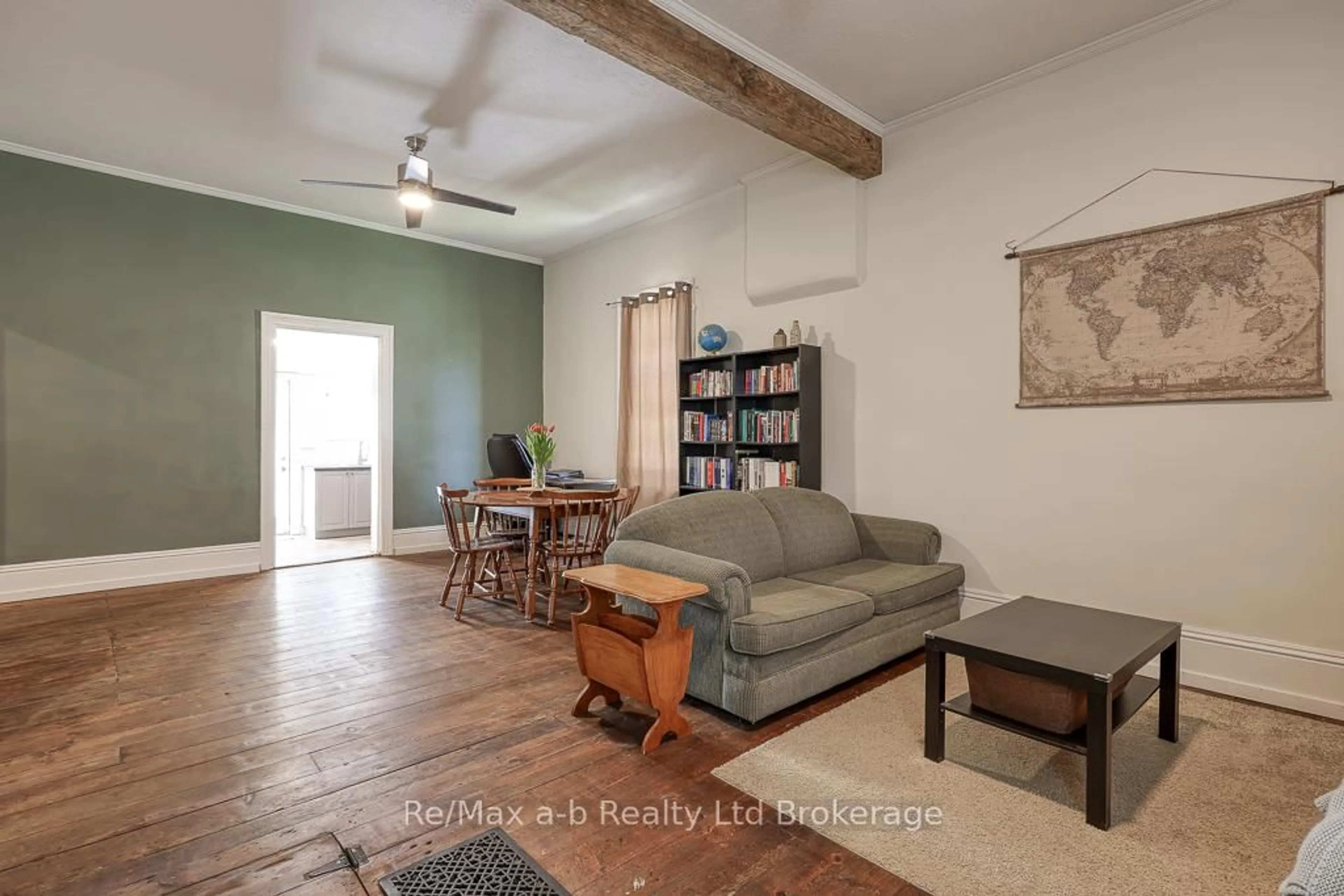 Living room with furniture, unknown for 628 Peel St, Woodstock Ontario N4S 1K8