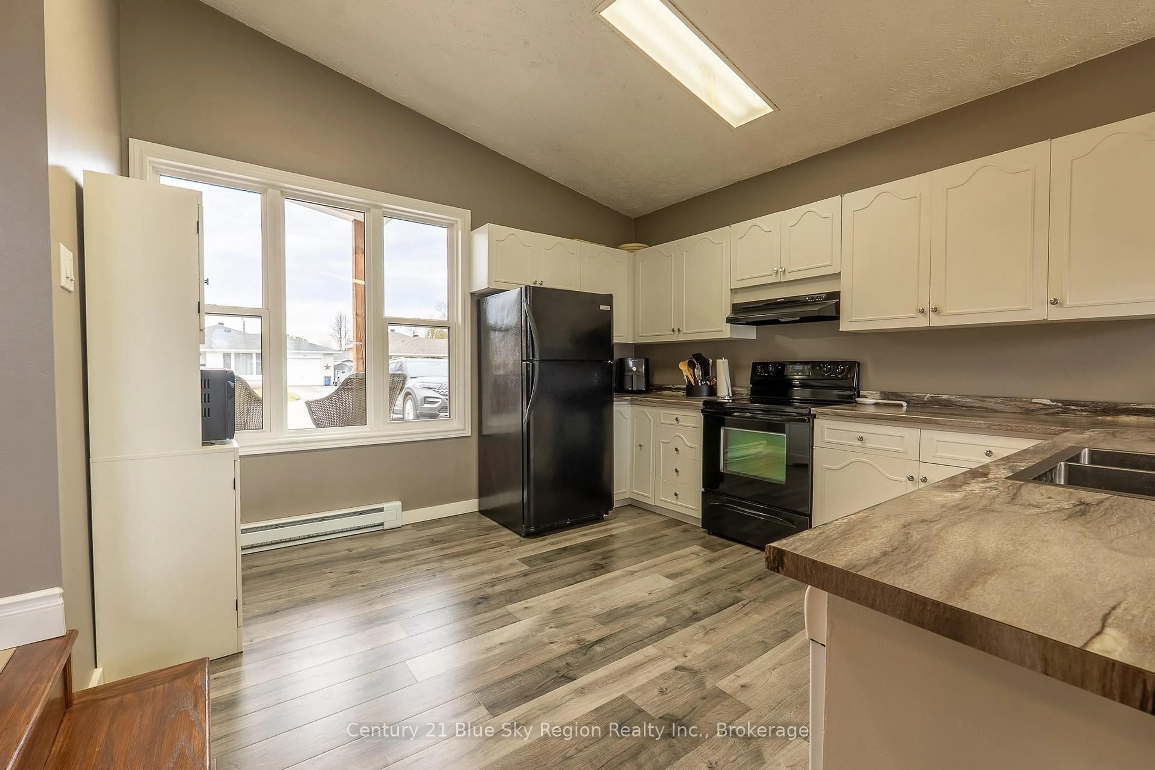 Open concept kitchen, unknown for 9 Herman Cres, North Bay Ontario P1A 2R4