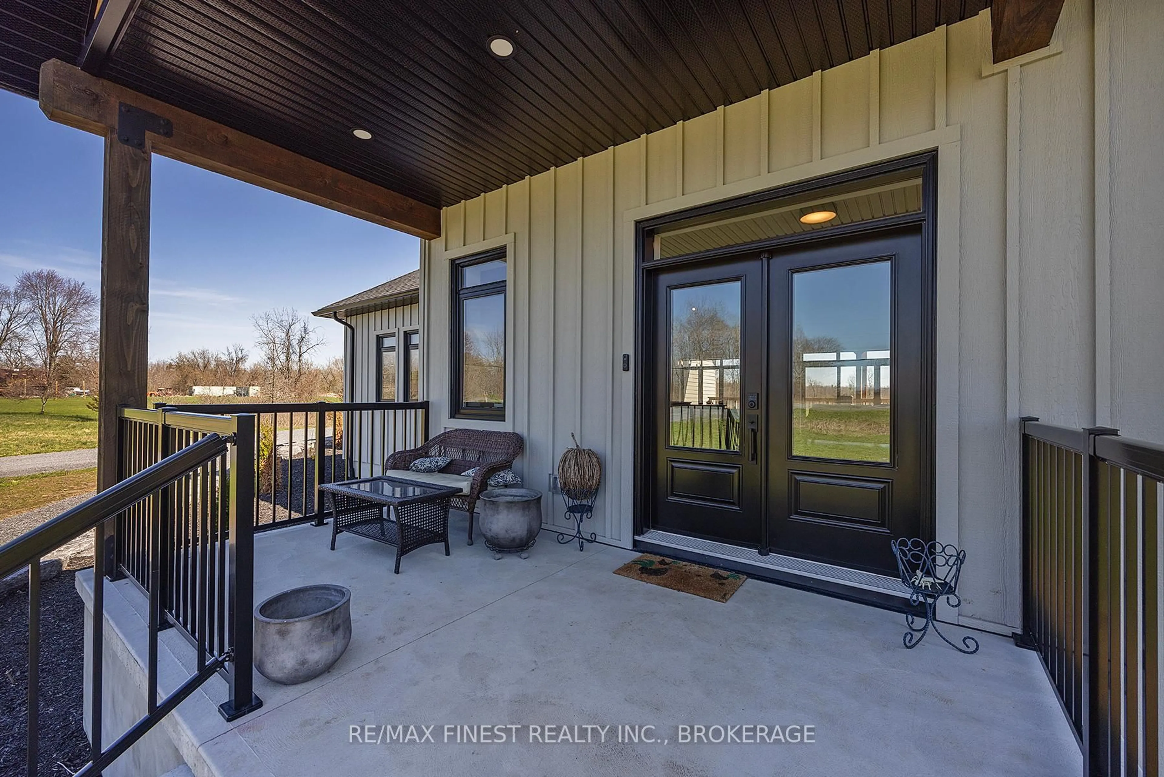 Indoor entryway for 953 County Road 7 N/A, Napanee Ontario K7R 3K6